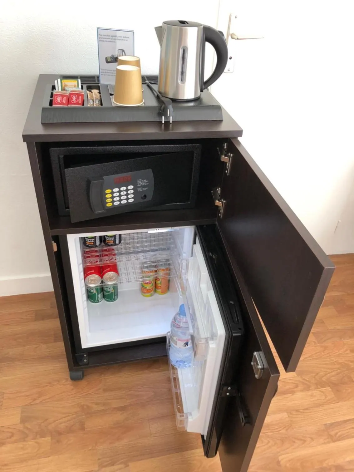 Coffee/tea facilities in Cit'Hotel Atlantis