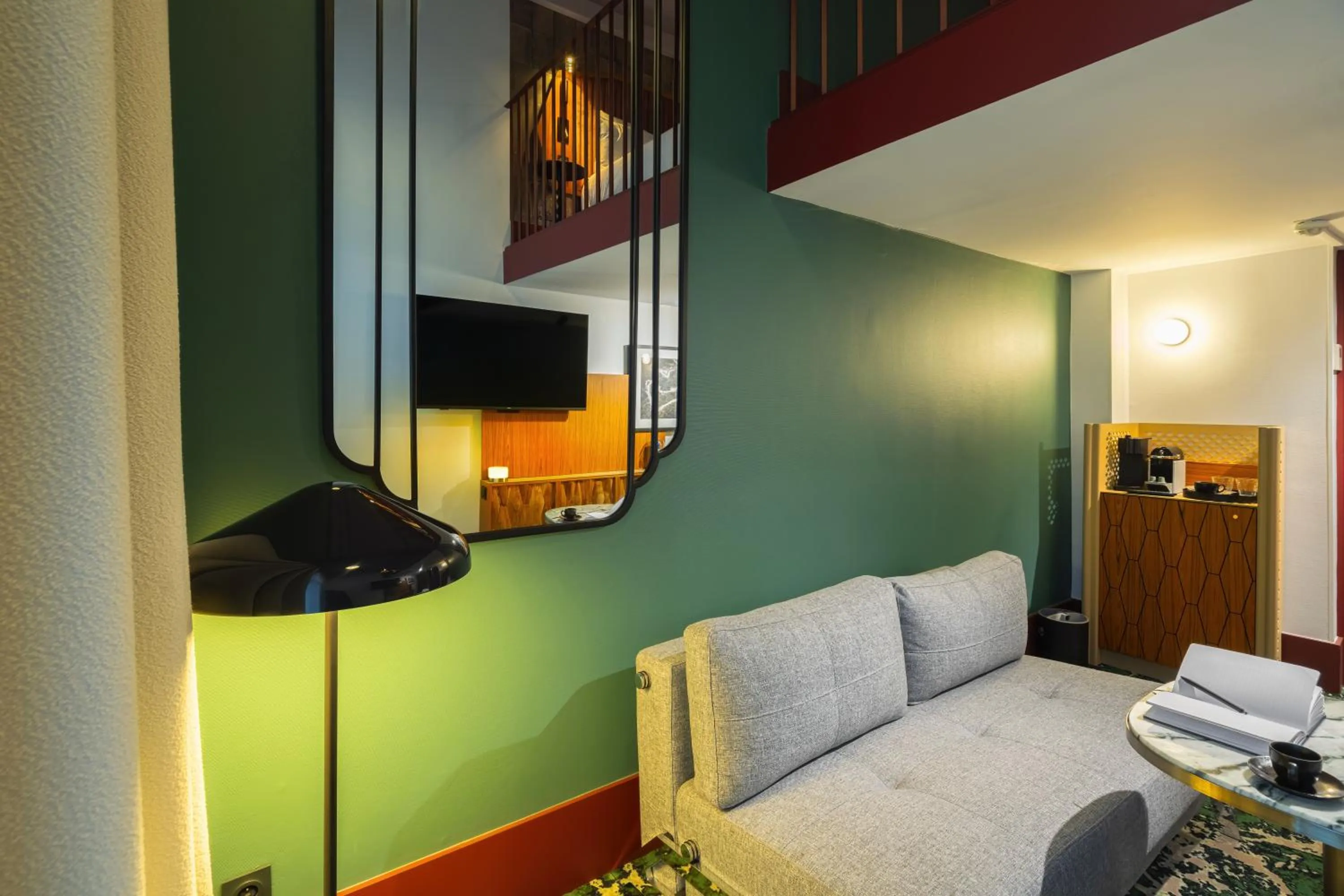 TV and multimedia, Bed in Hotel Maison Louise Lille Centre - Handwritten Collection