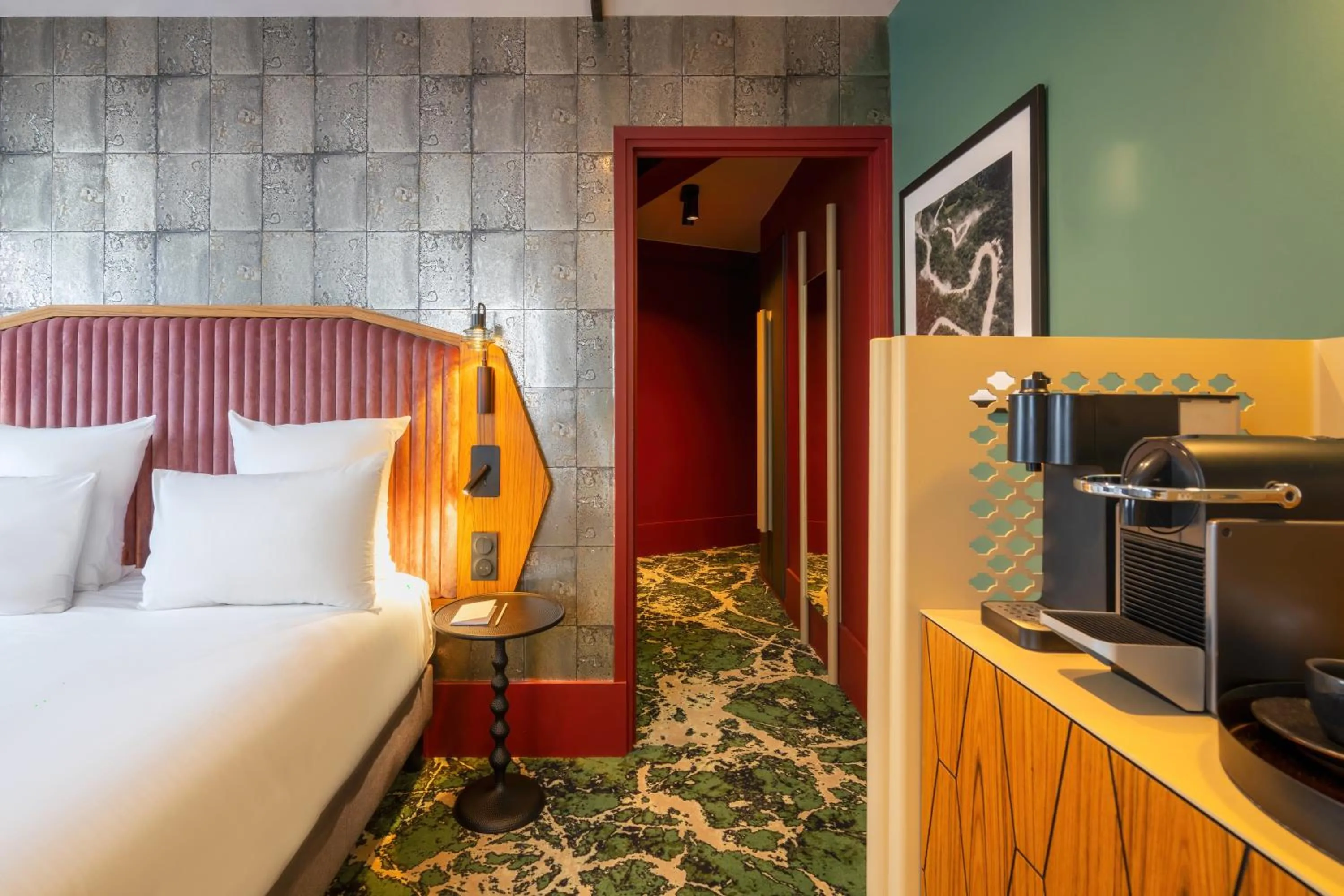 Bed in Hotel Maison Louise Lille Centre - Handwritten Collection