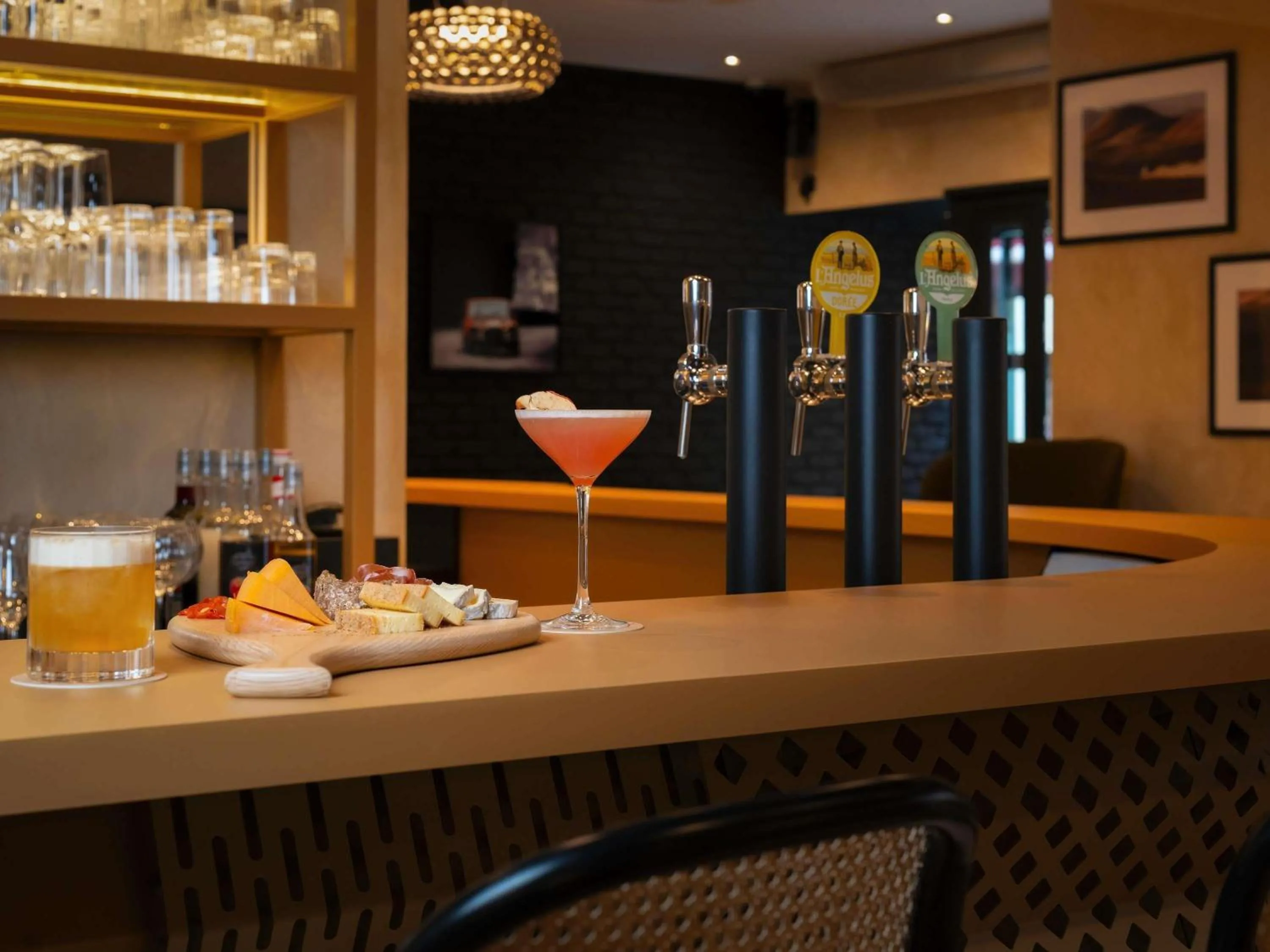 Lounge or bar in Hotel Maison Louise Lille Centre - Handwritten Collection