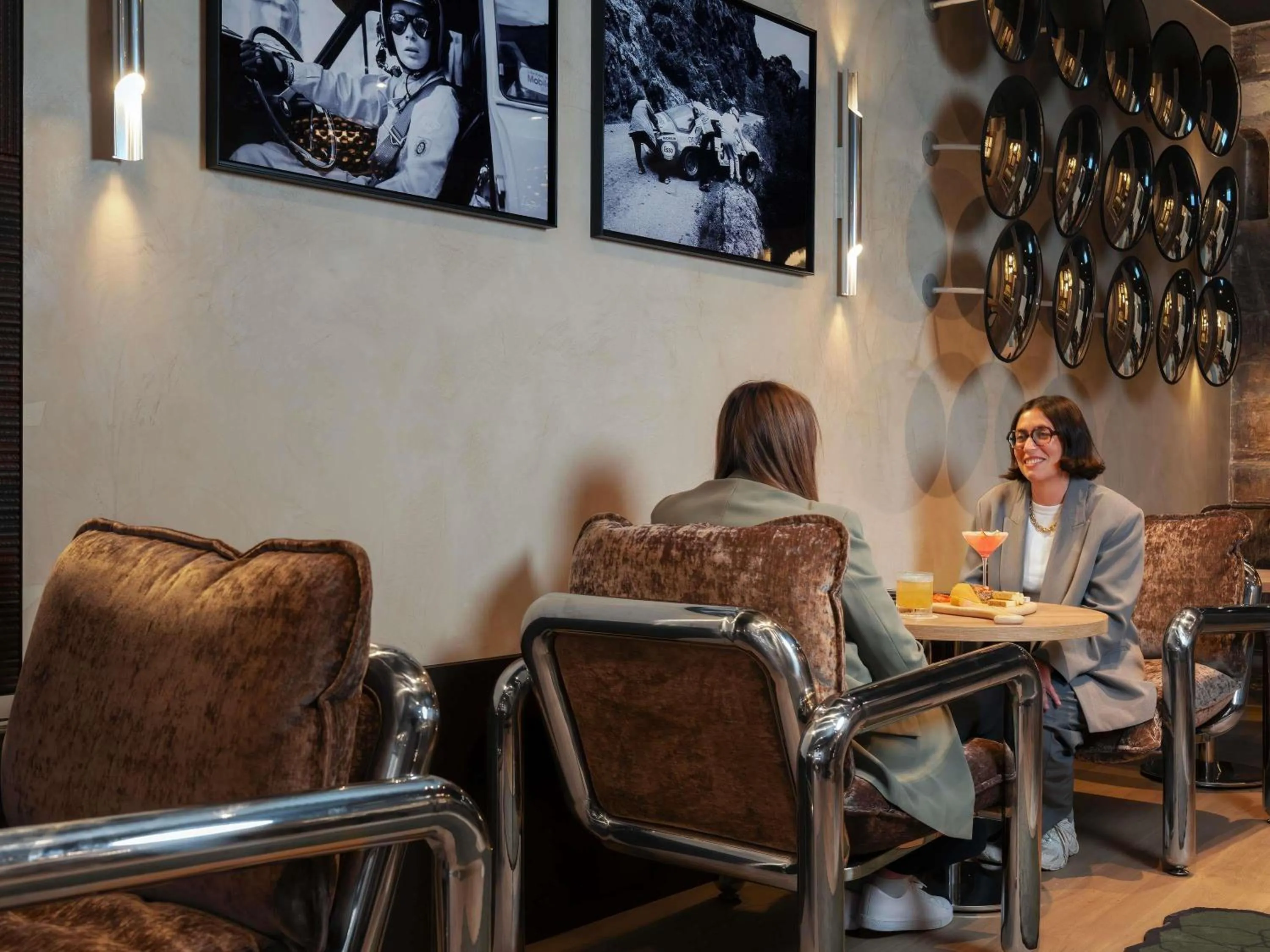 Lounge or bar in Hotel Maison Louise Lille Centre - Handwritten Collection