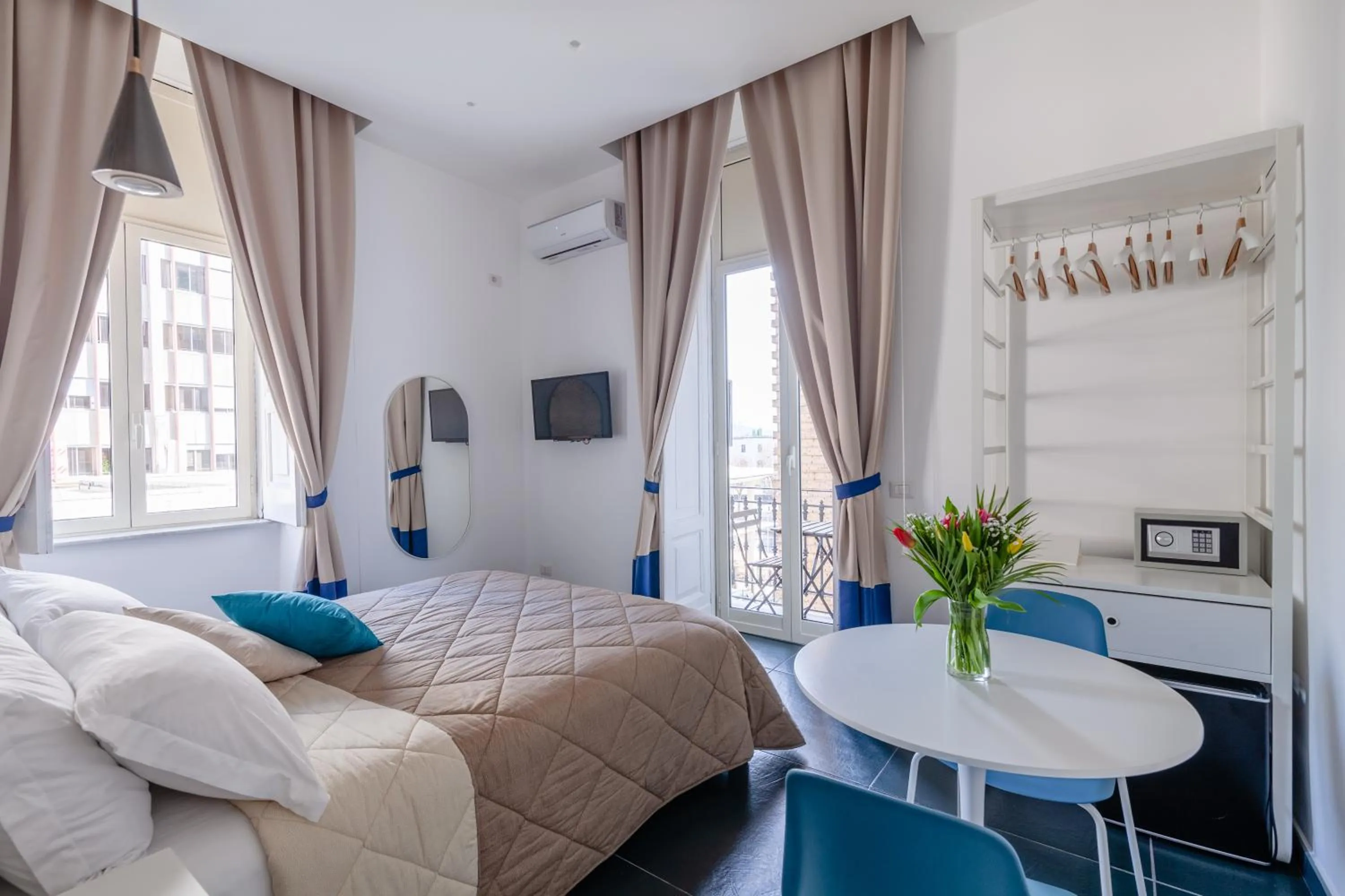 Photo of the whole room, Bed in I Canestrari