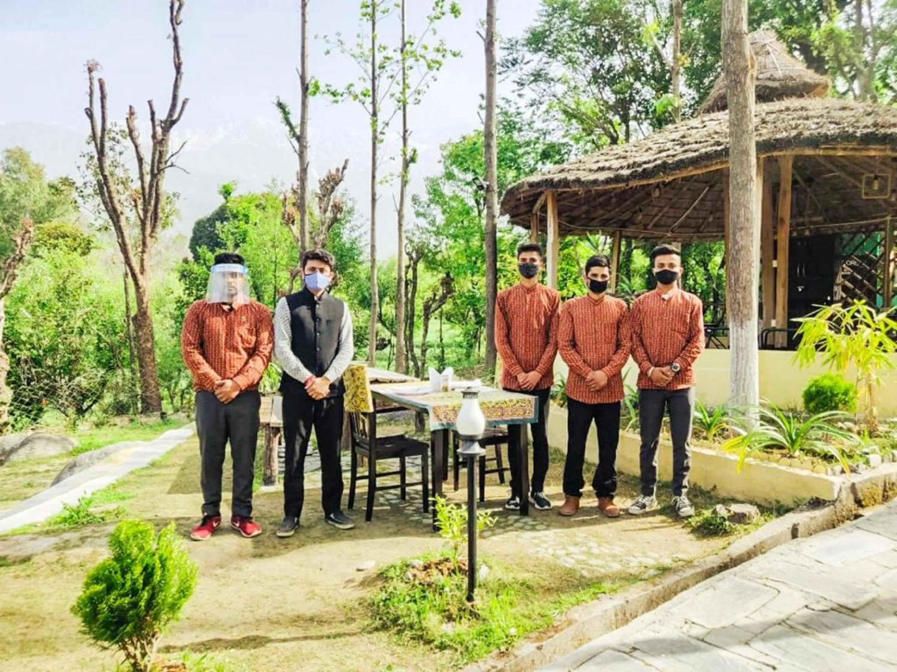 Restaurant/places to eat in Dev Bhoomi Farms & Cottages