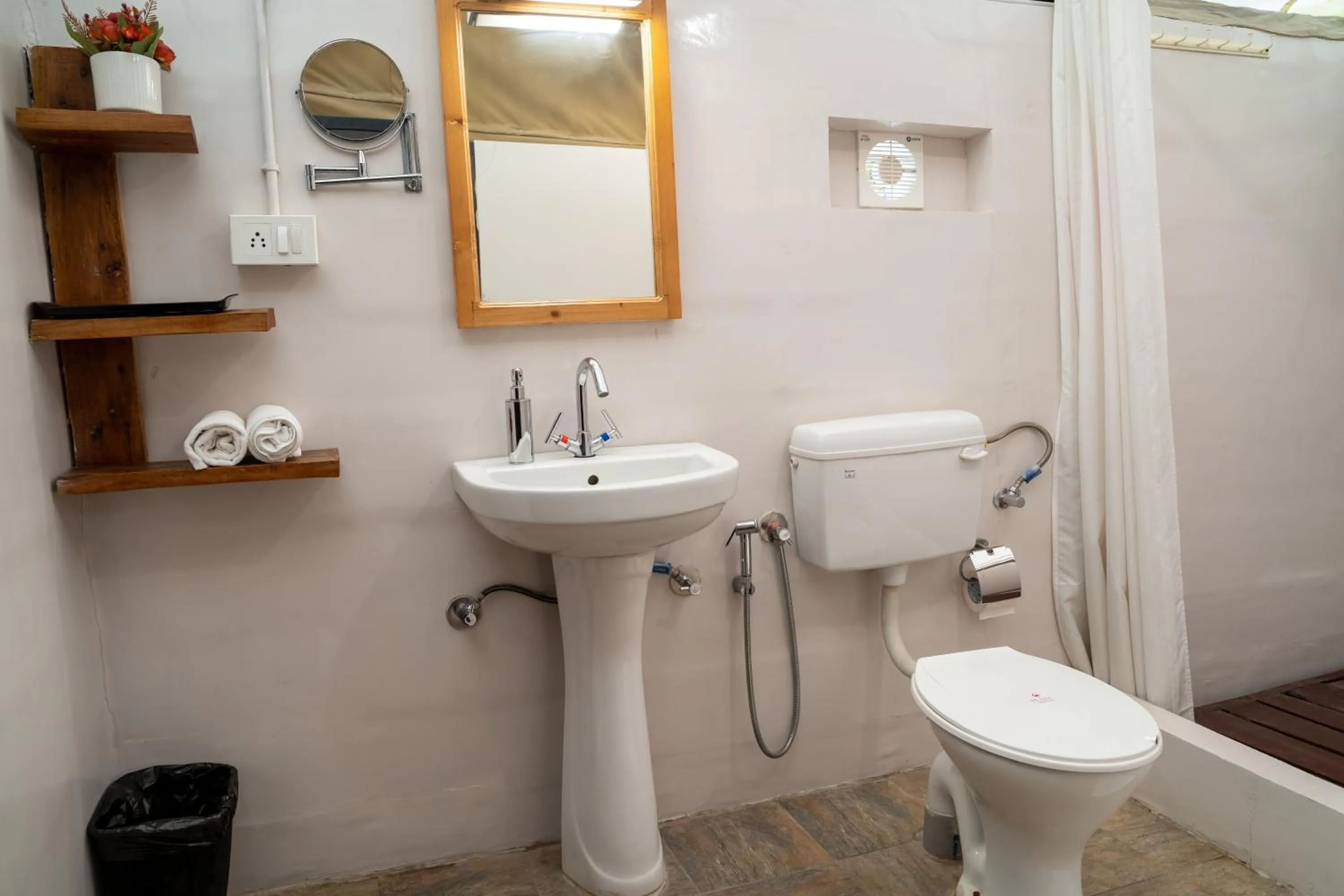 Toilet in Dev Bhoomi Farms & Cottages