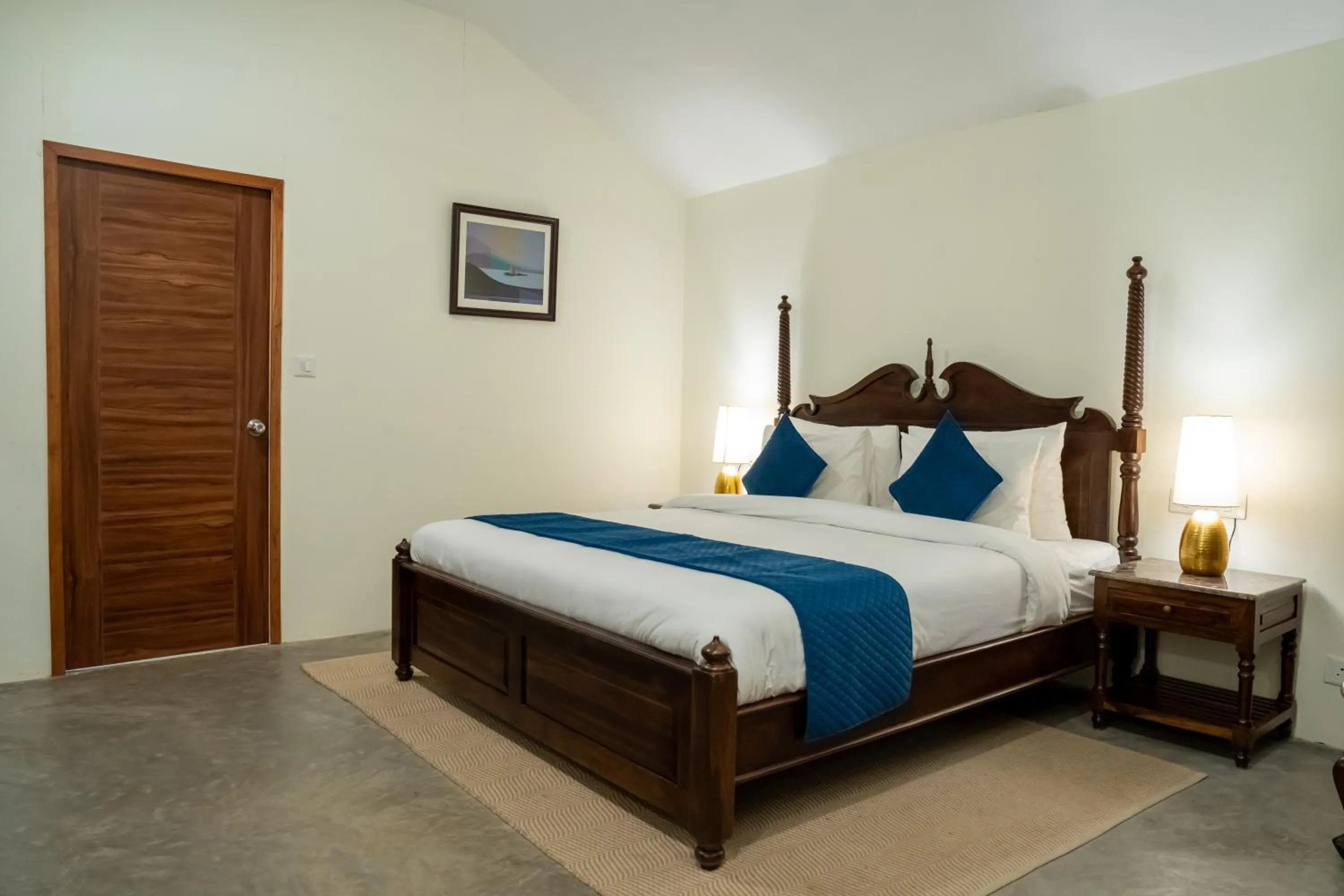 Bedroom, Bed in Dev Bhoomi Farms & Cottages