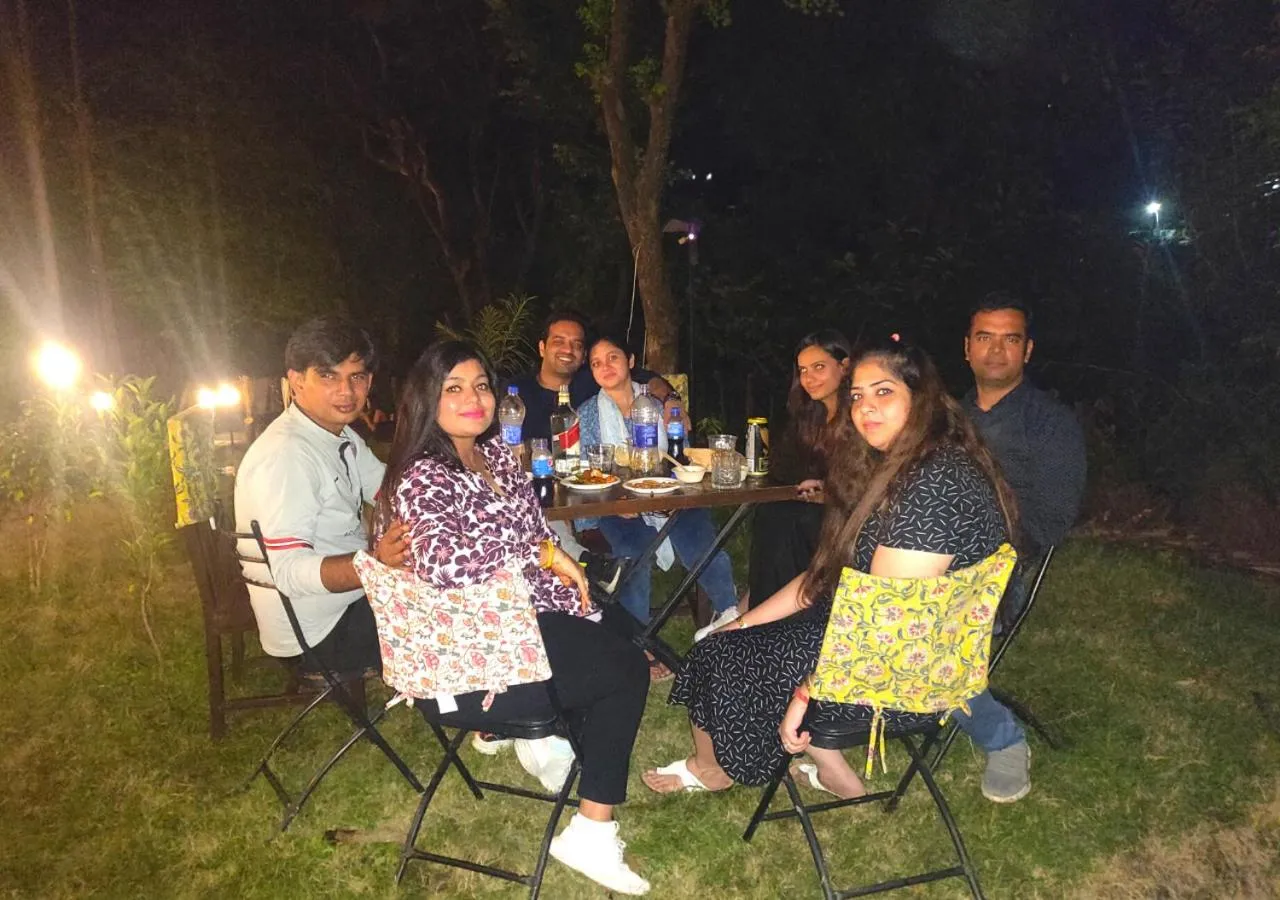 Restaurant/places to eat in Dev Bhoomi Farms & Cottages