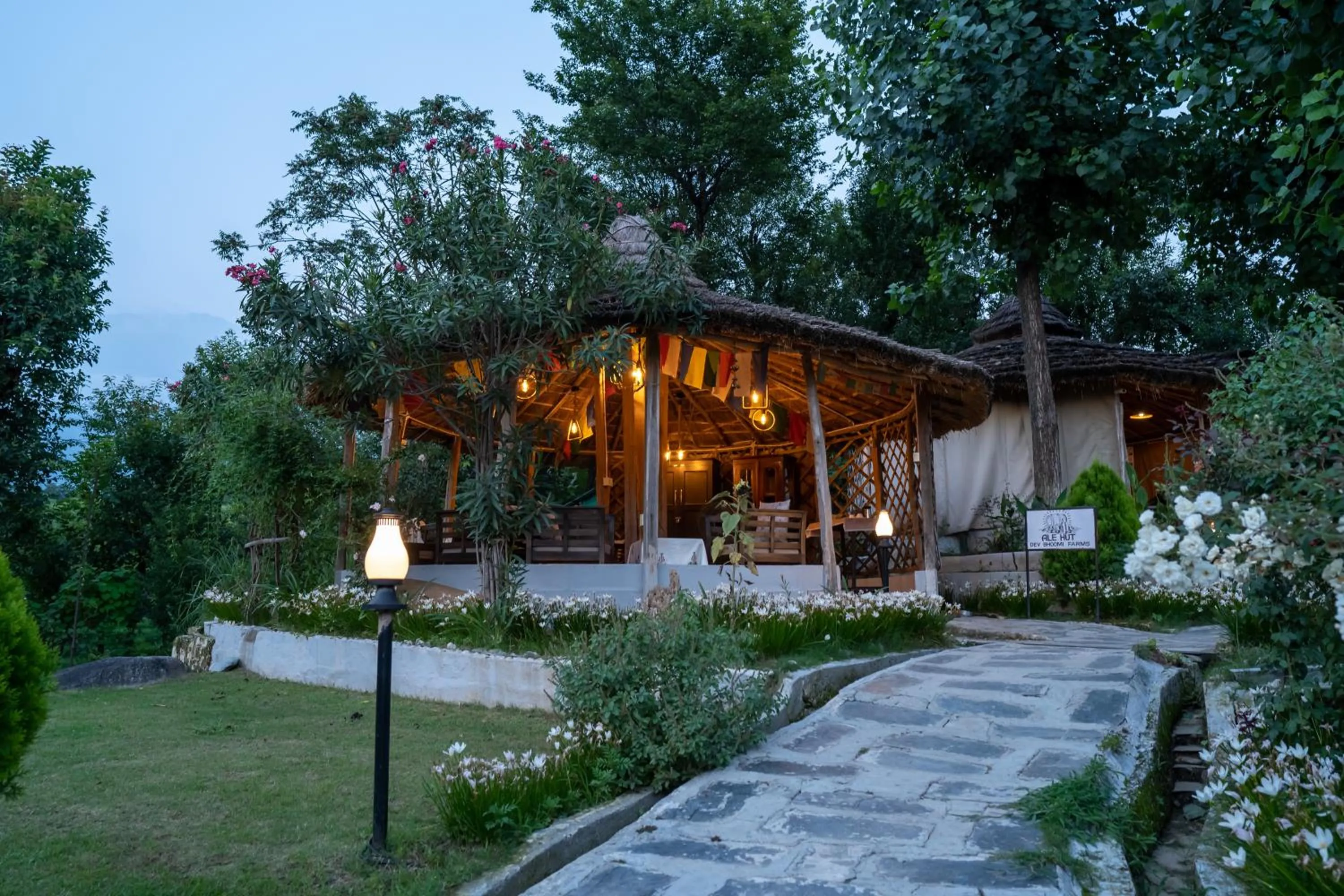 Lounge or bar in Dev Bhoomi Farms & Cottages