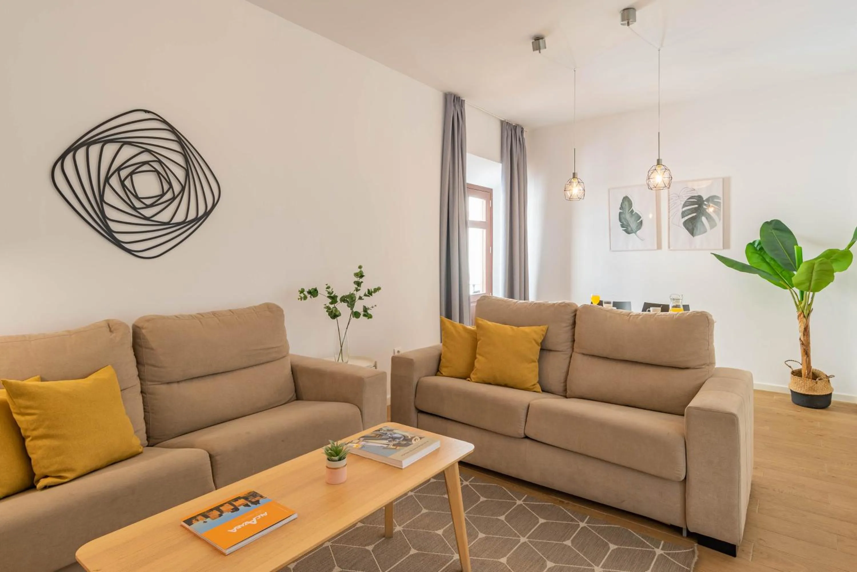 Seating area in Feelathome Merced Apartments