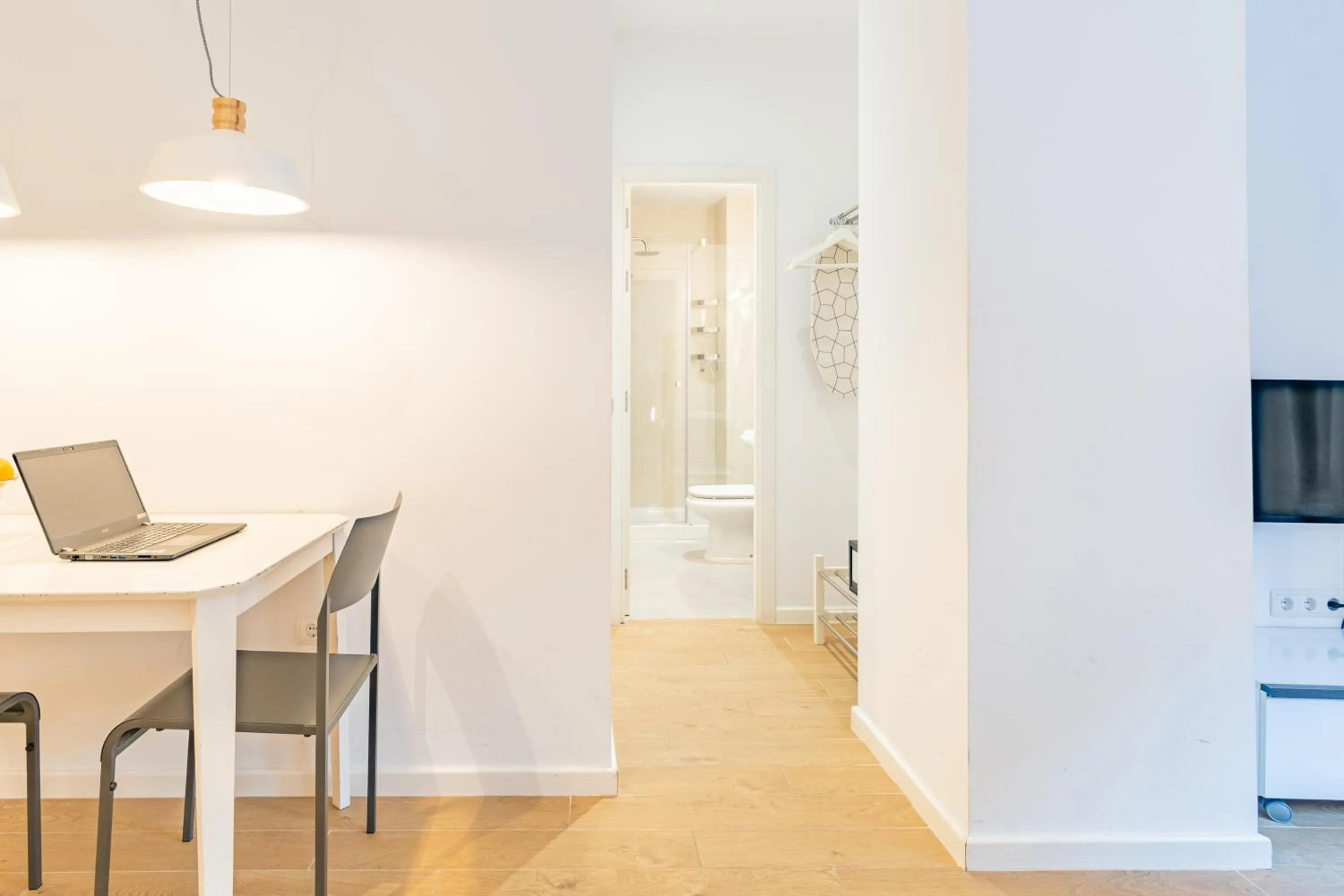 Dining area in Feelathome Merced Apartments