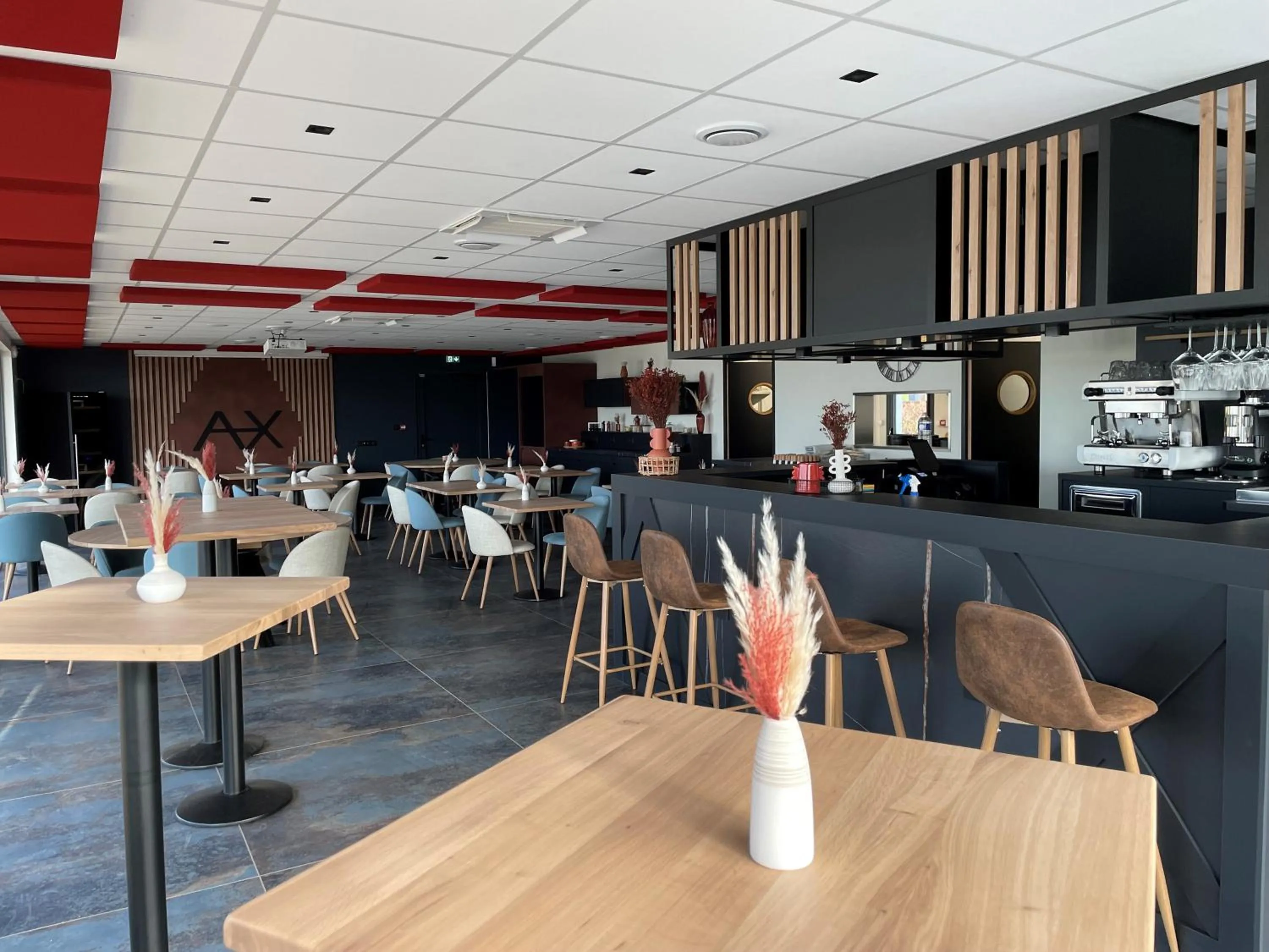 Restaurant/places to eat in The Originals City, Ax Hotel, La Châtaigneraie