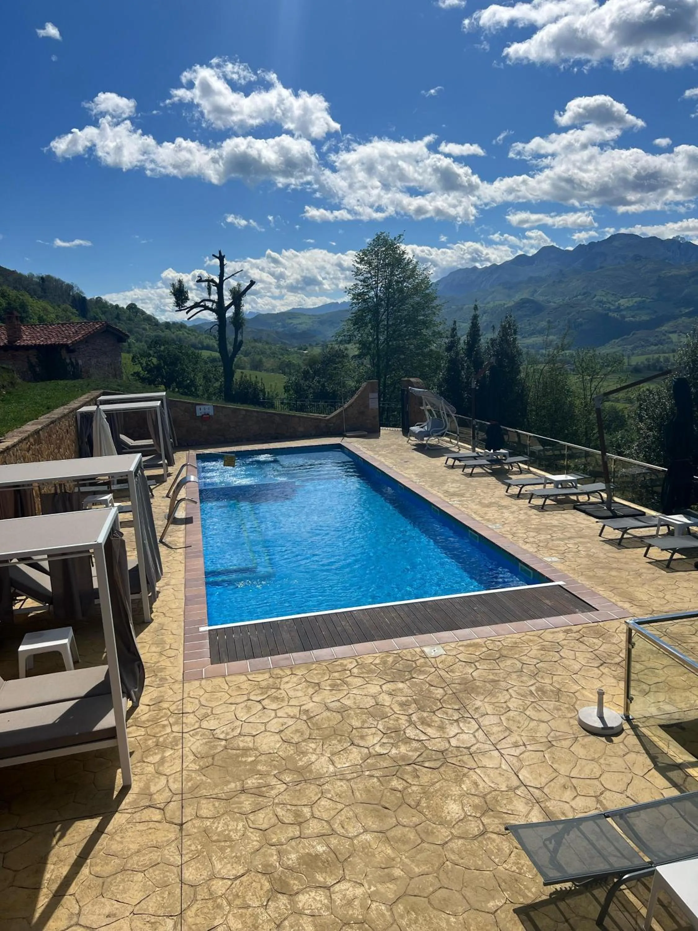 Swimming pool in Hotel Cerro La Nina