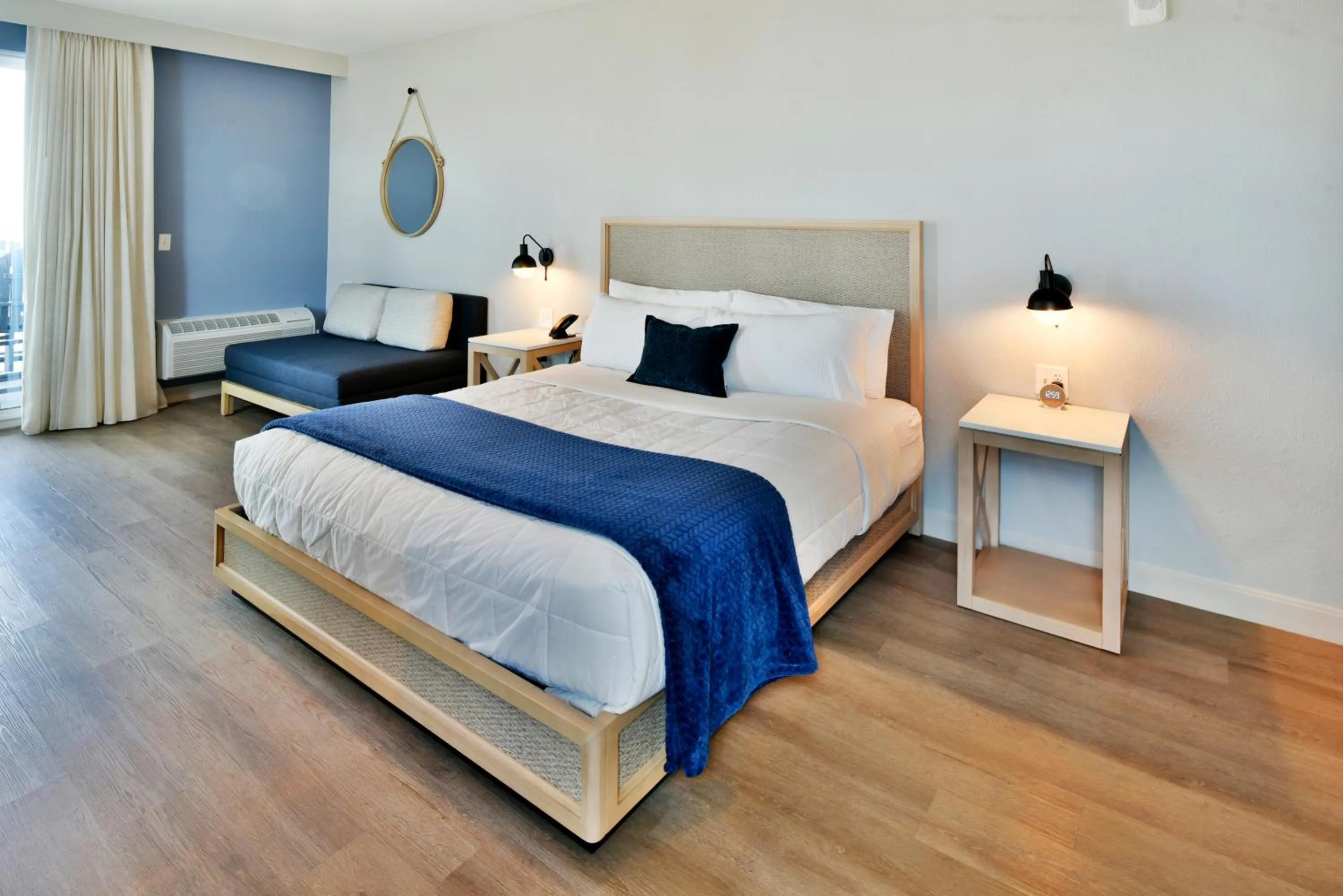 Bedroom, Bed in Rod 'N' Reel Resort