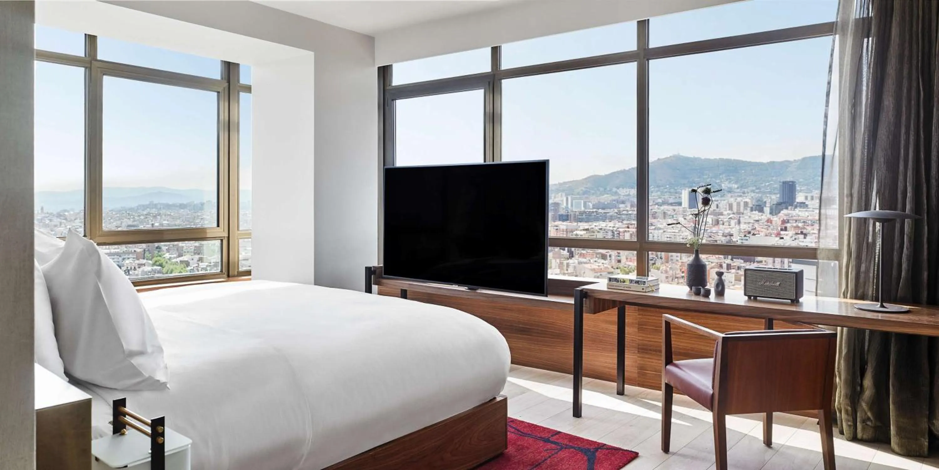 Photo of the whole room, Bed in Nobu Hotel Barcelona