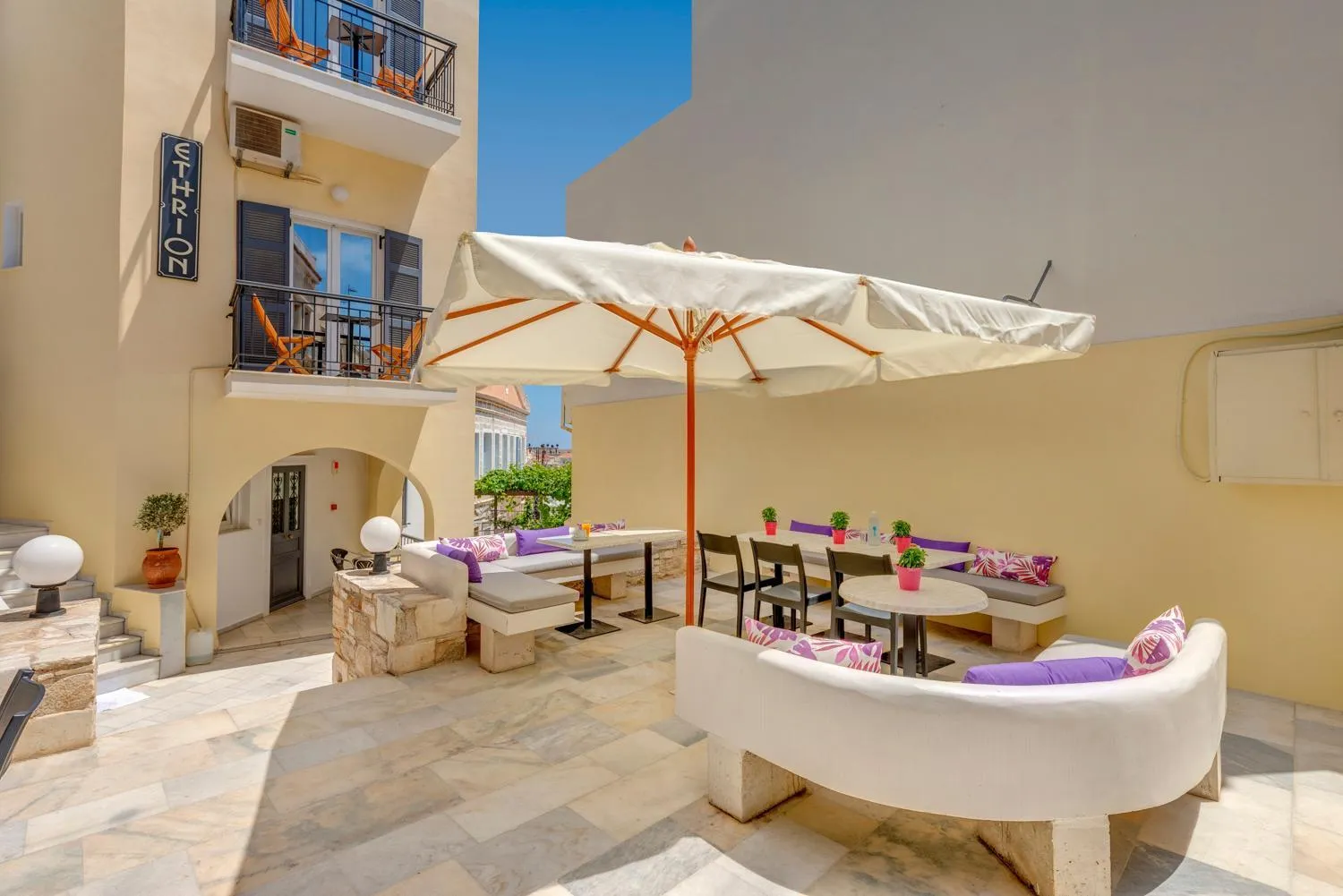 Balcony/Terrace in Ethrion