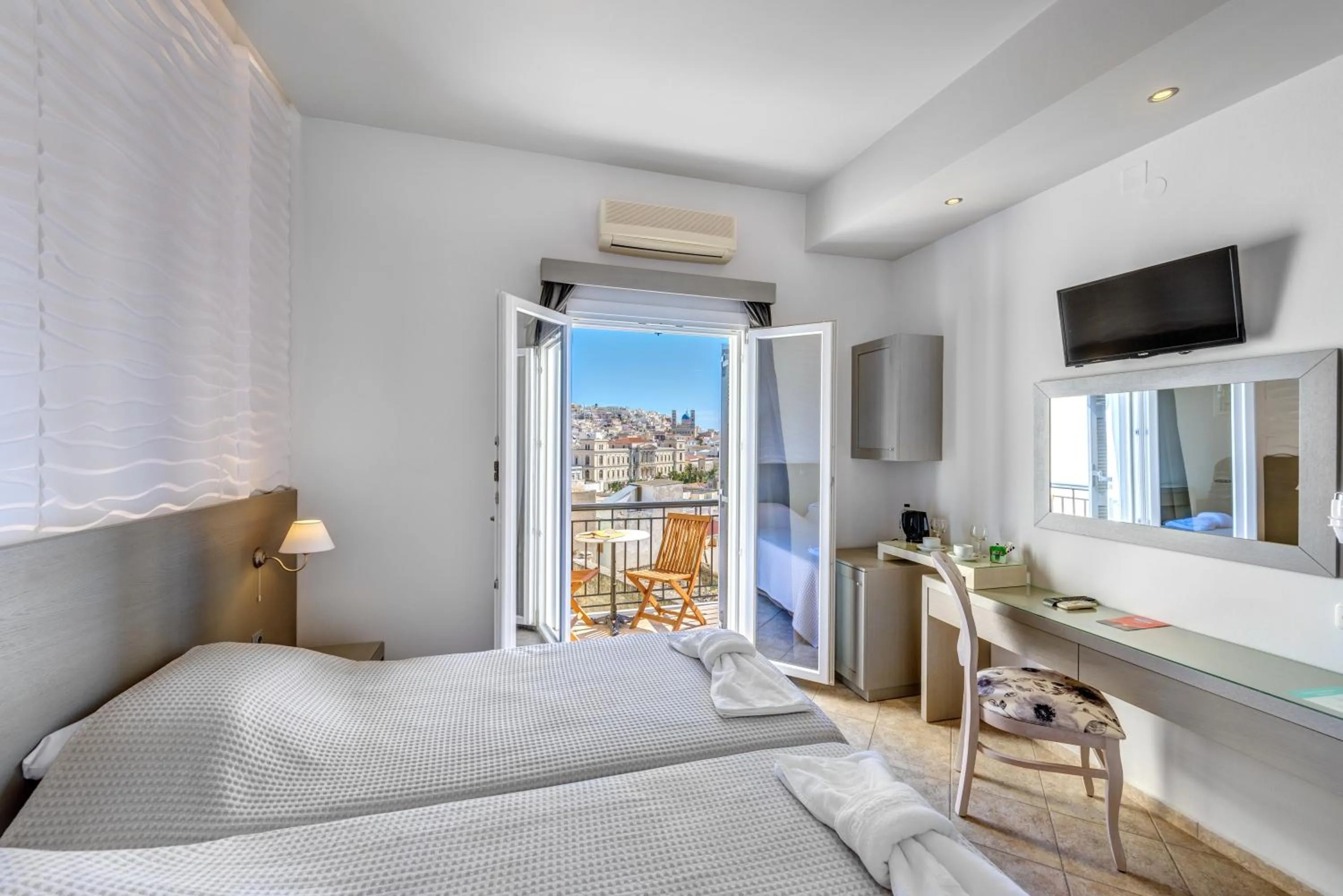 Balcony/Terrace, Bed in Ethrion