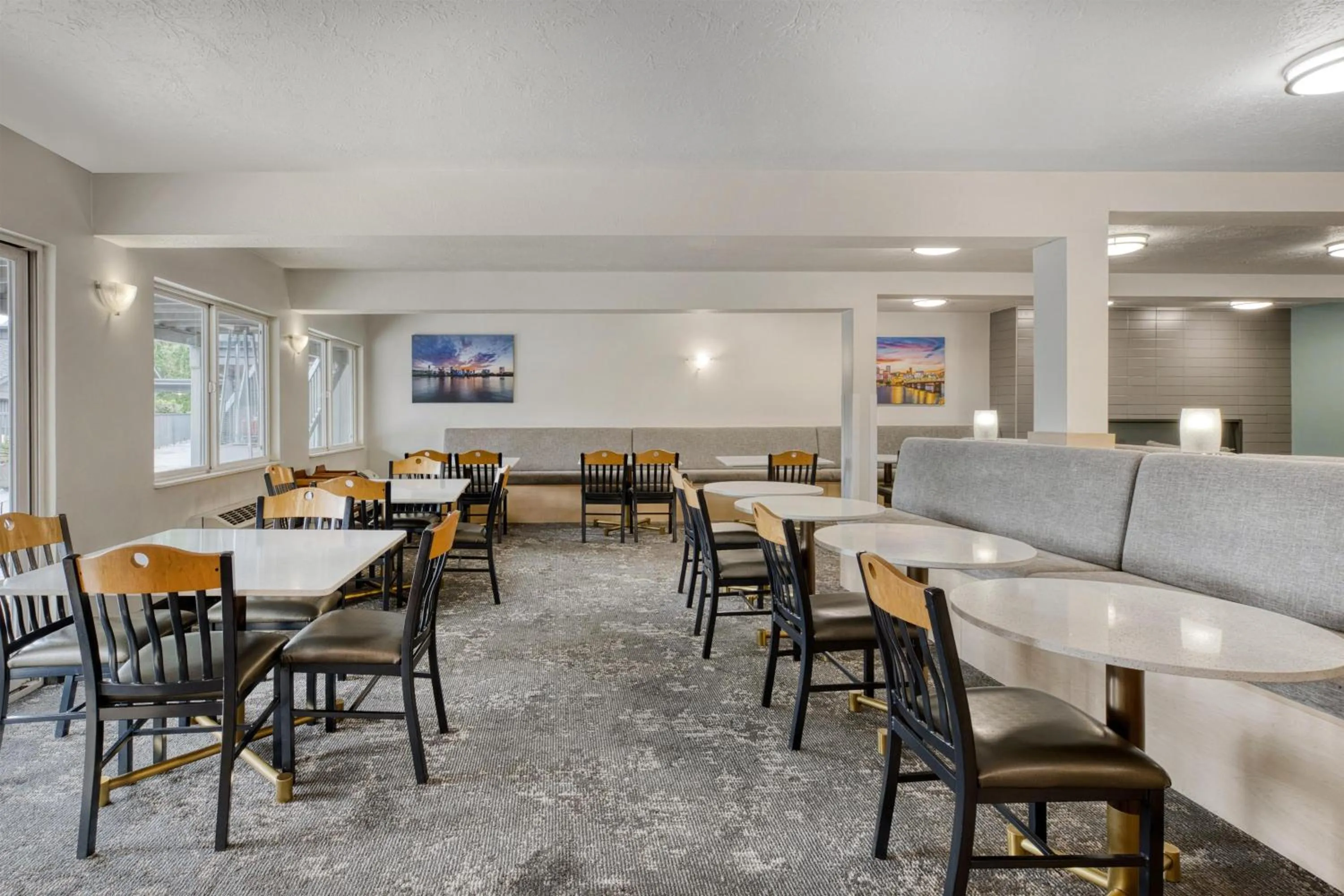 Breakfast in Best Western Portland West Beaverton