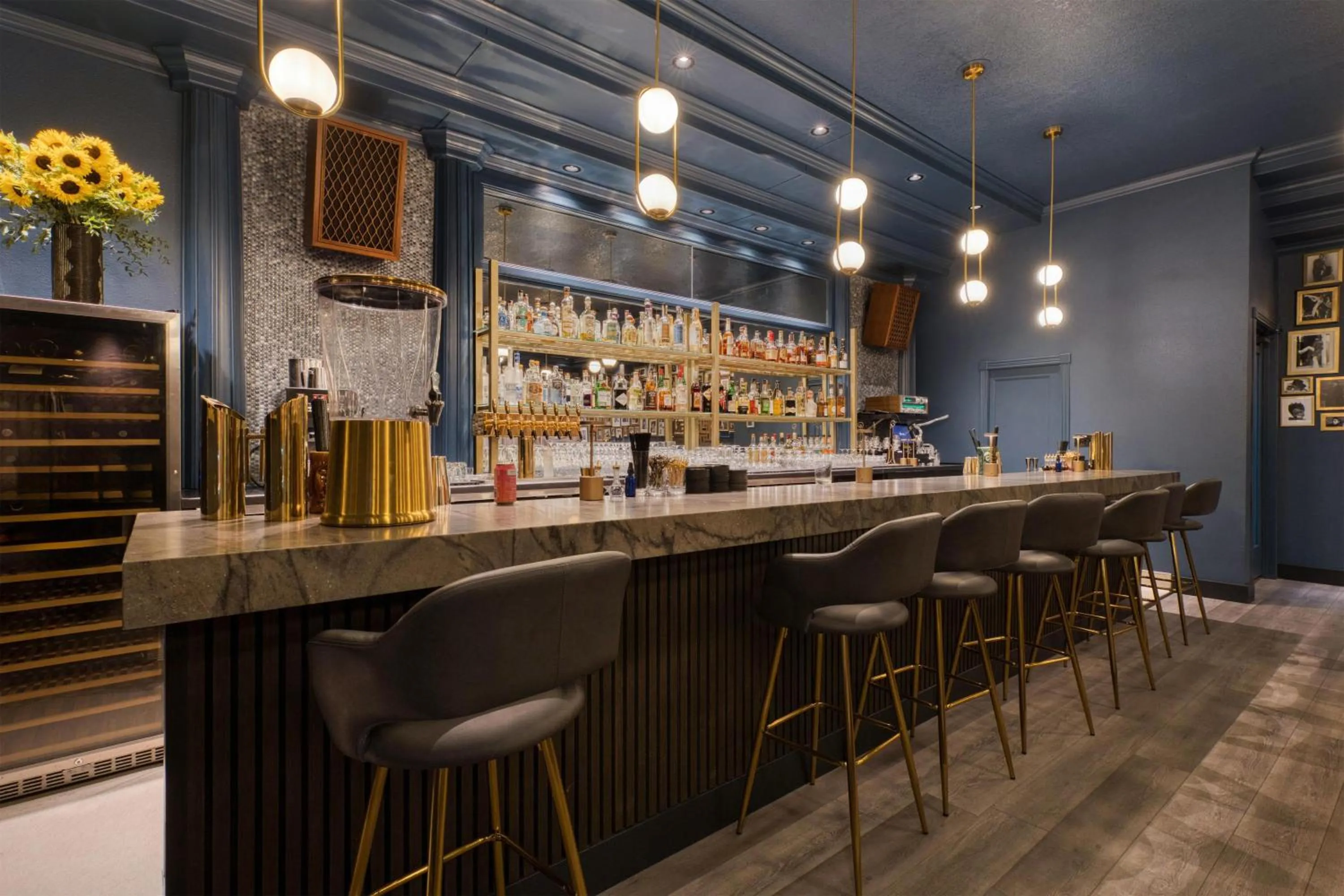 Lounge or bar in Best Western Portland West Beaverton