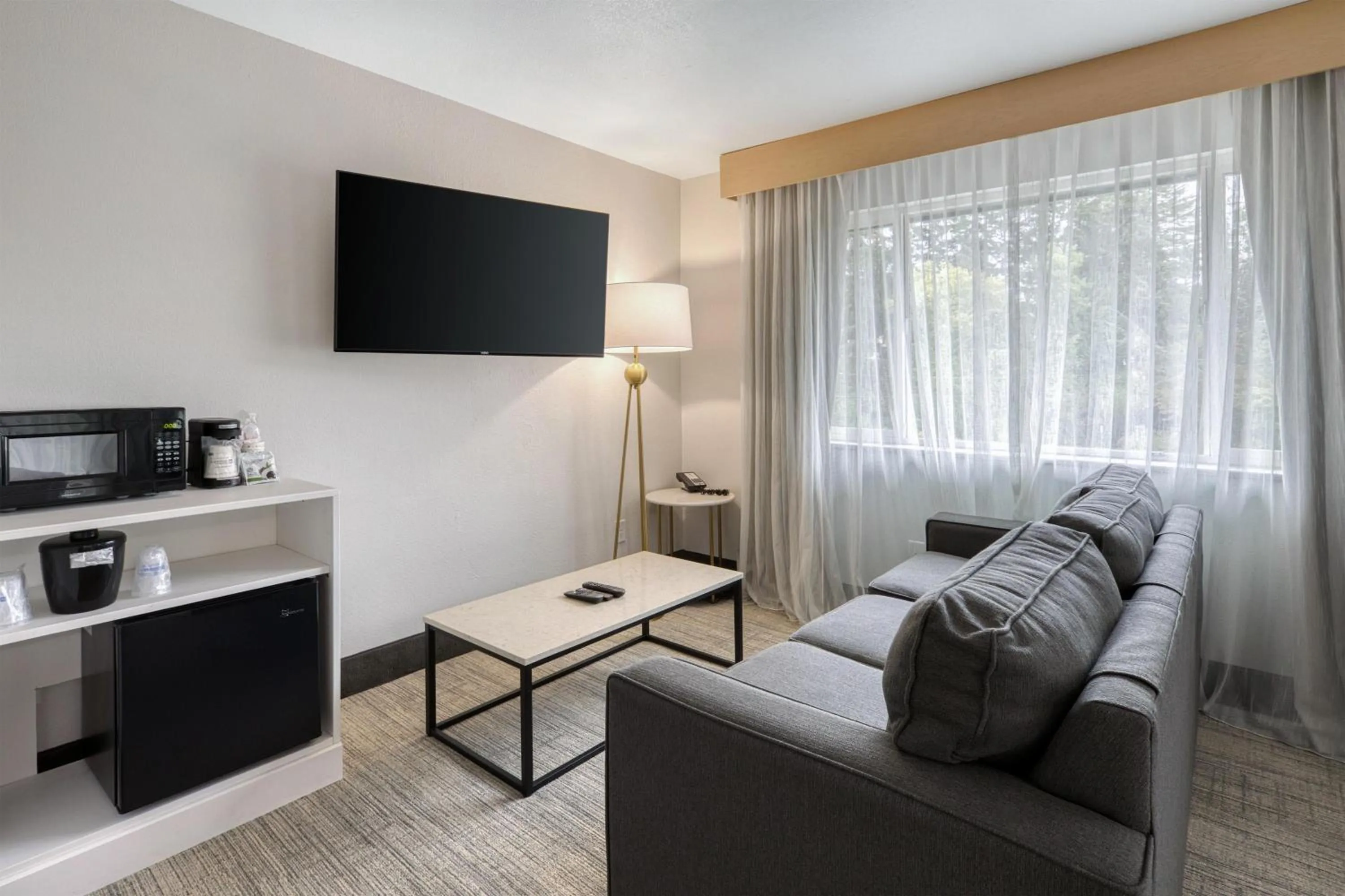 Bedroom in Best Western Portland West Beaverton