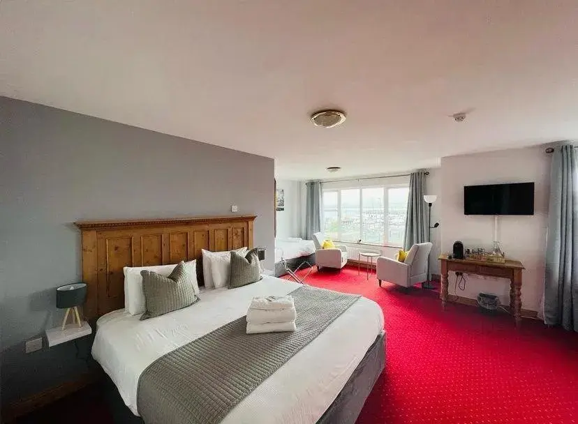 Family Room with Sea View in Dingle Marina Lodge Family Room with Sea View in Dingle Marina Lodge