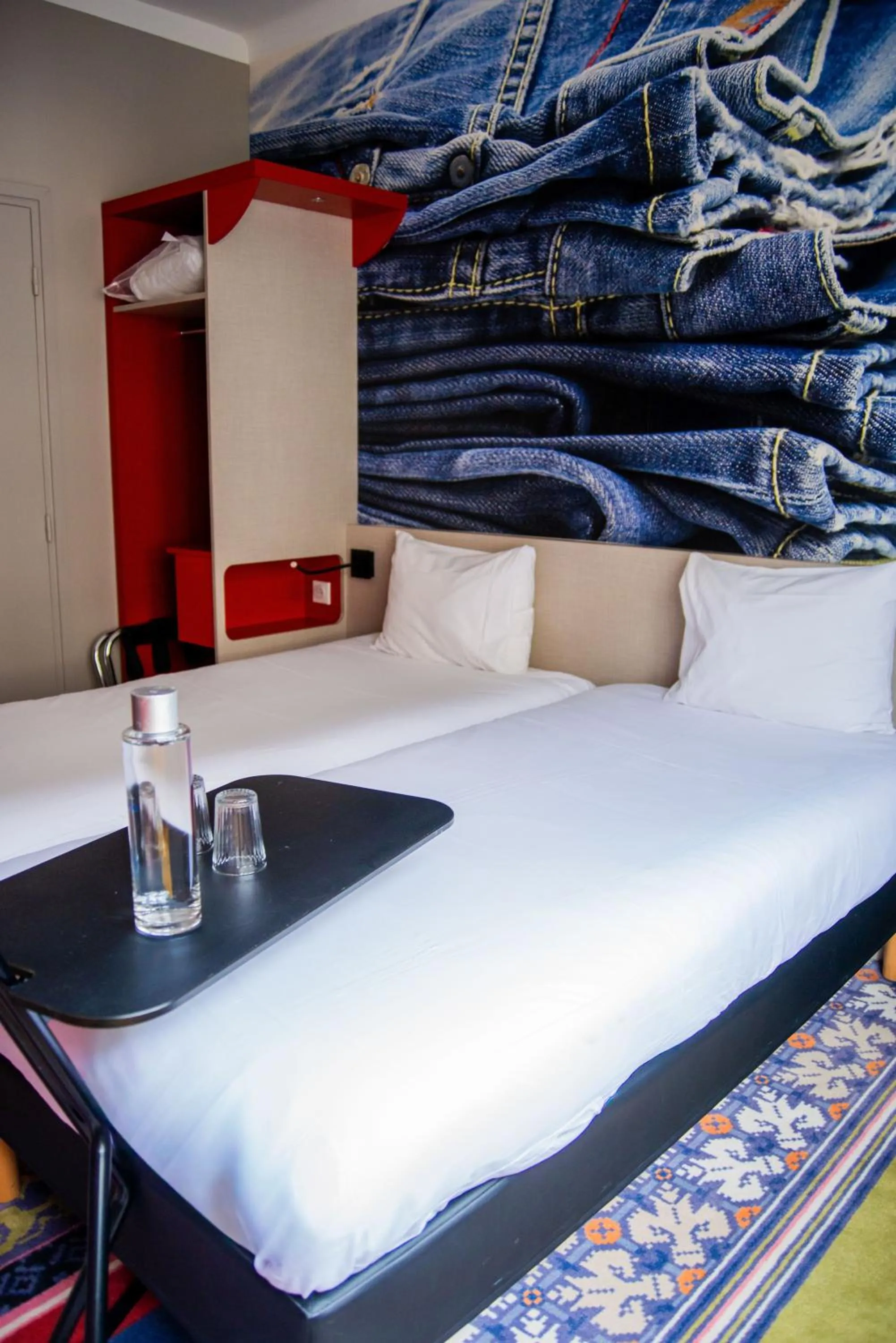 Bedroom, Bed in ibis Styles Lille Centre Grand Place