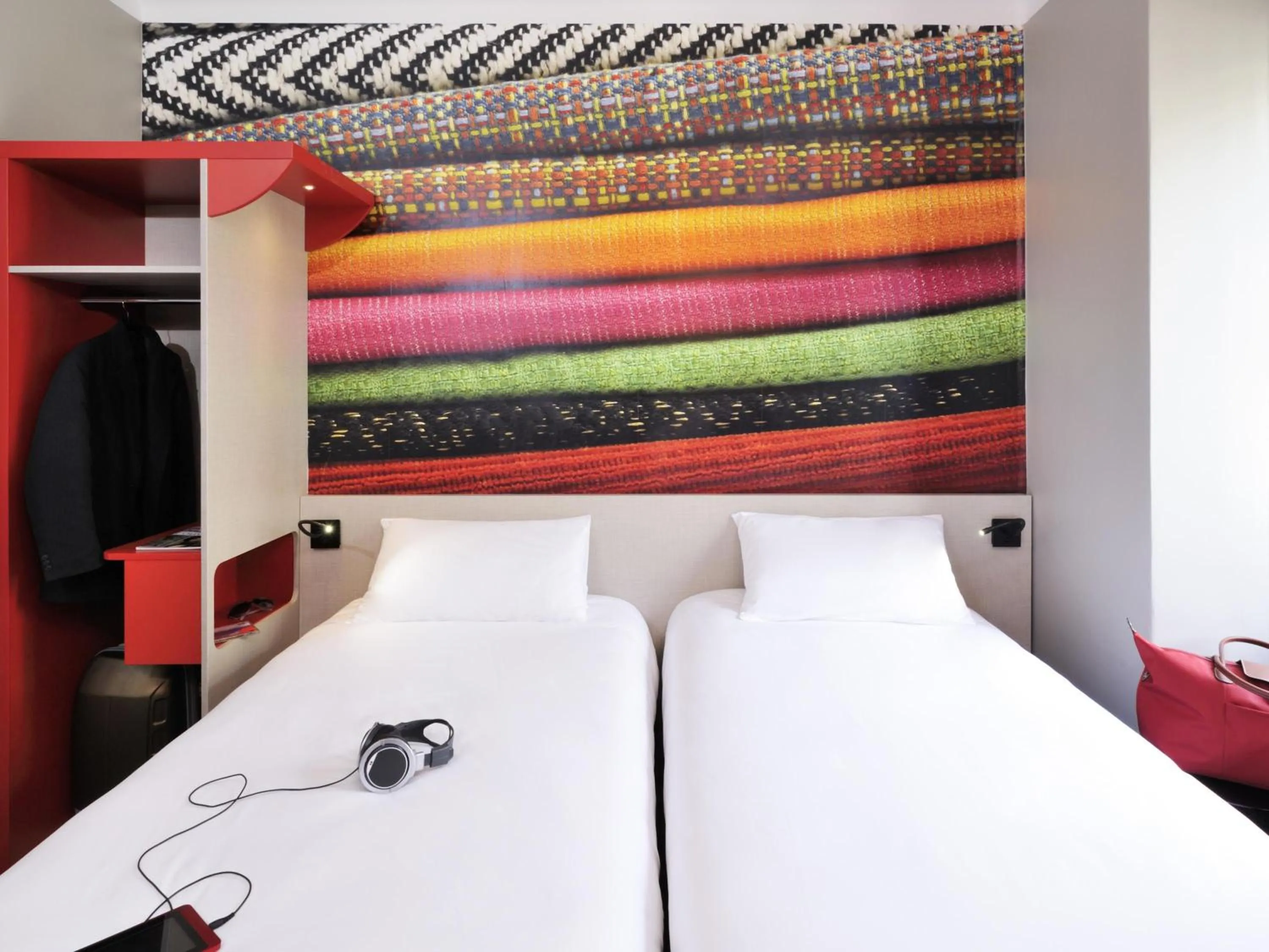 Bedroom, Bed in ibis Styles Lille Centre Grand Place