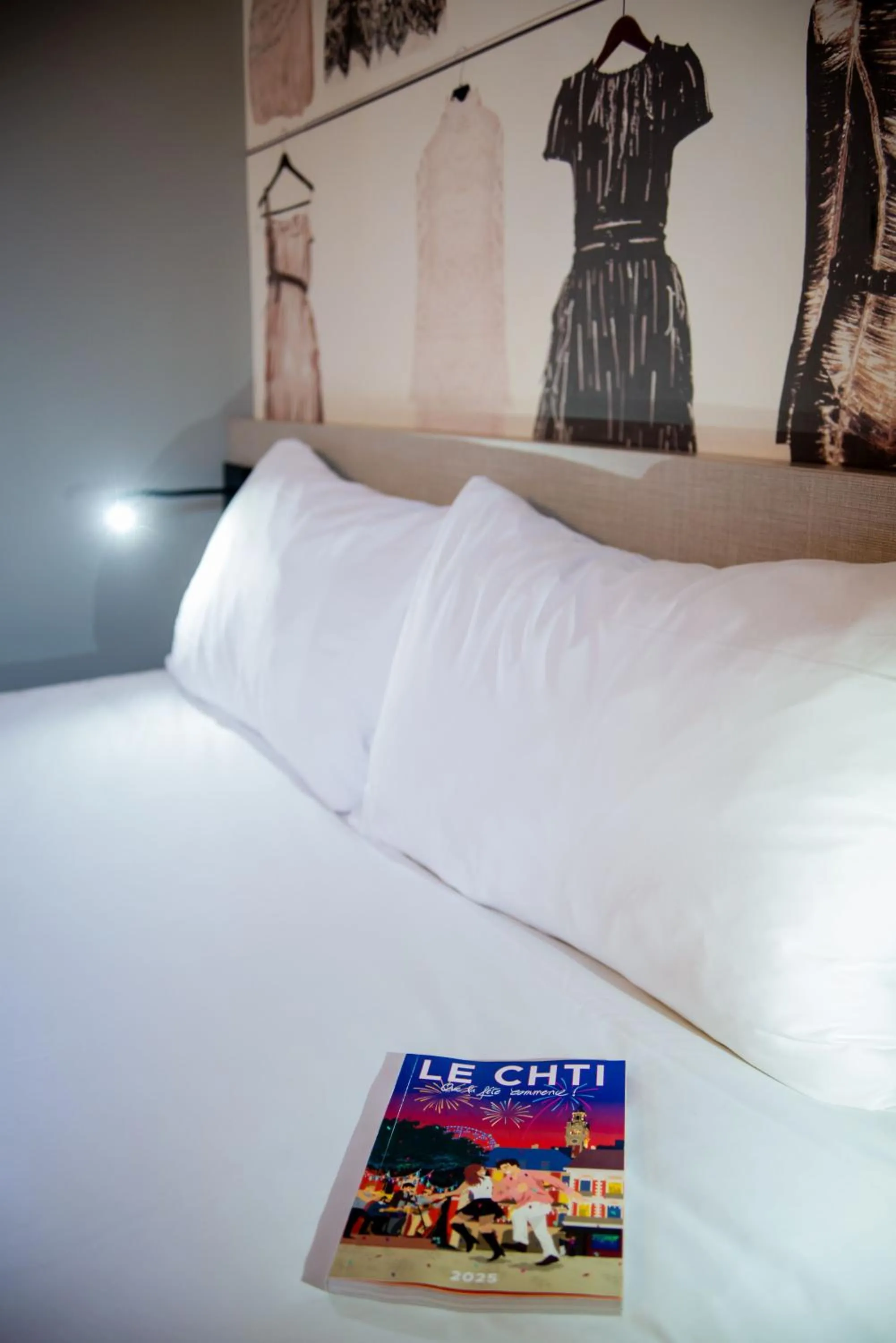 Bathroom, Bed in ibis Styles Lille Centre Grand Place