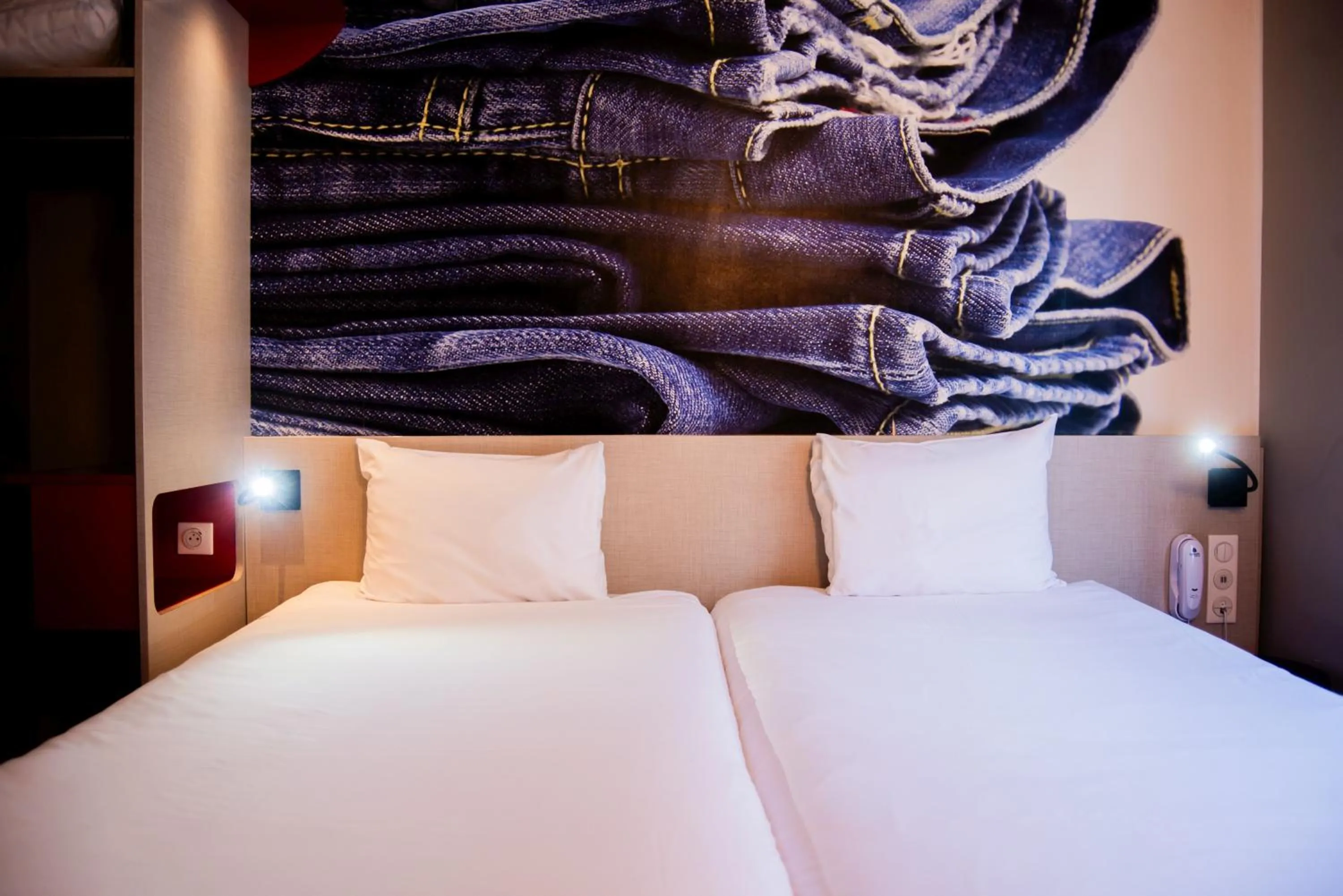 Bed in ibis Styles Lille Centre Grand Place