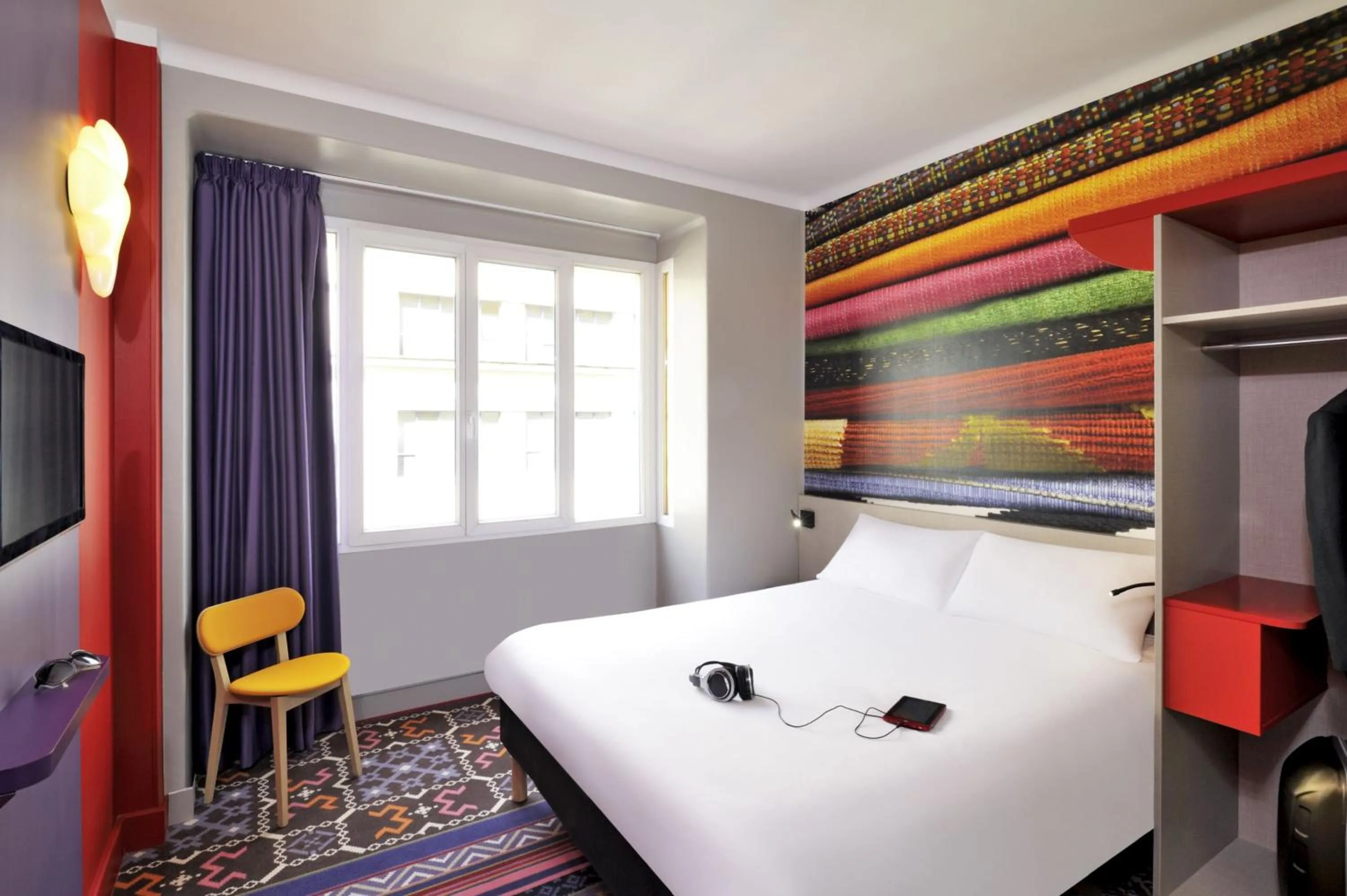 Bedroom, Bed in ibis Styles Lille Centre Grand Place