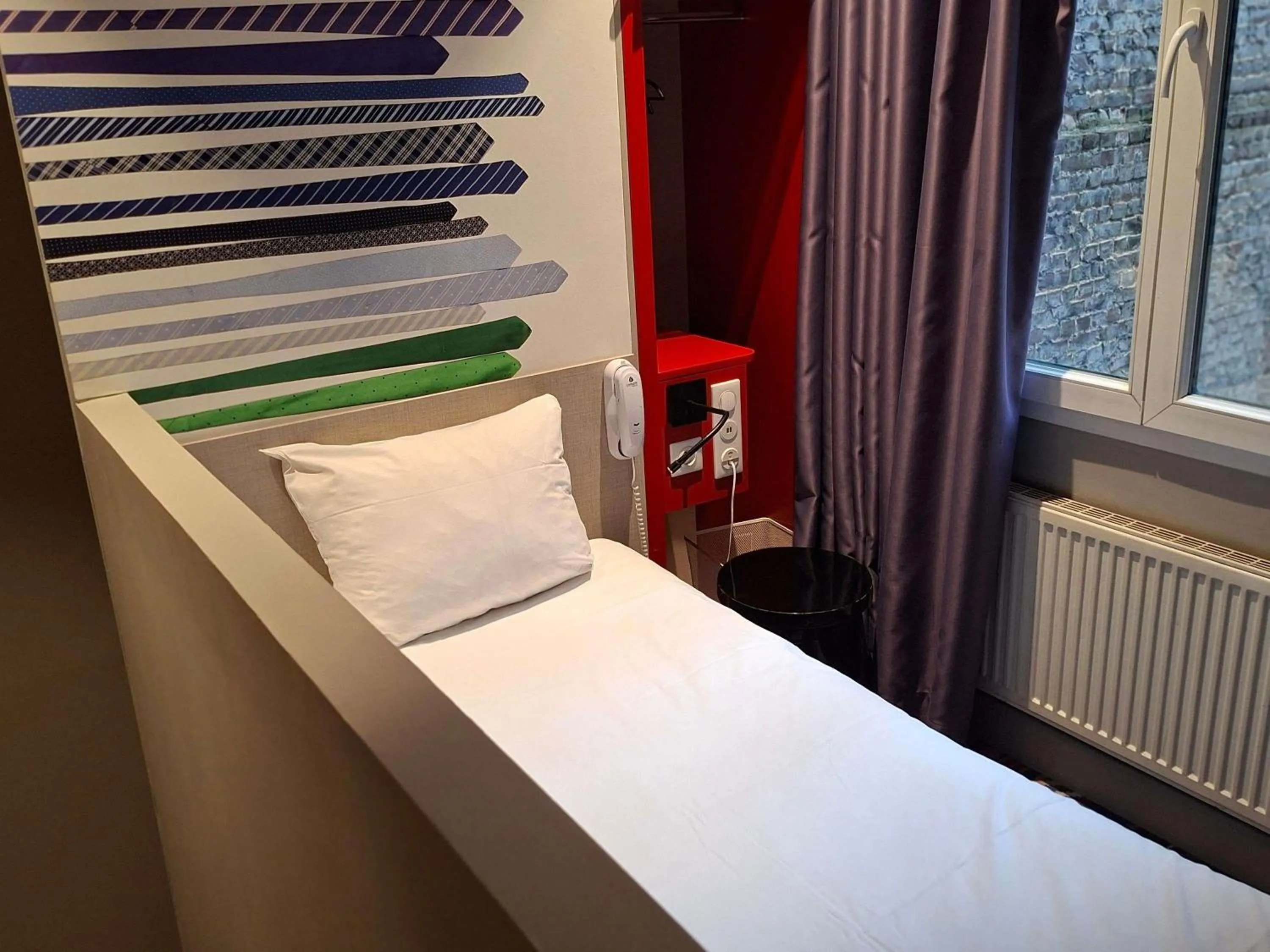 Bedroom, Bed in ibis Styles Lille Centre Grand Place
