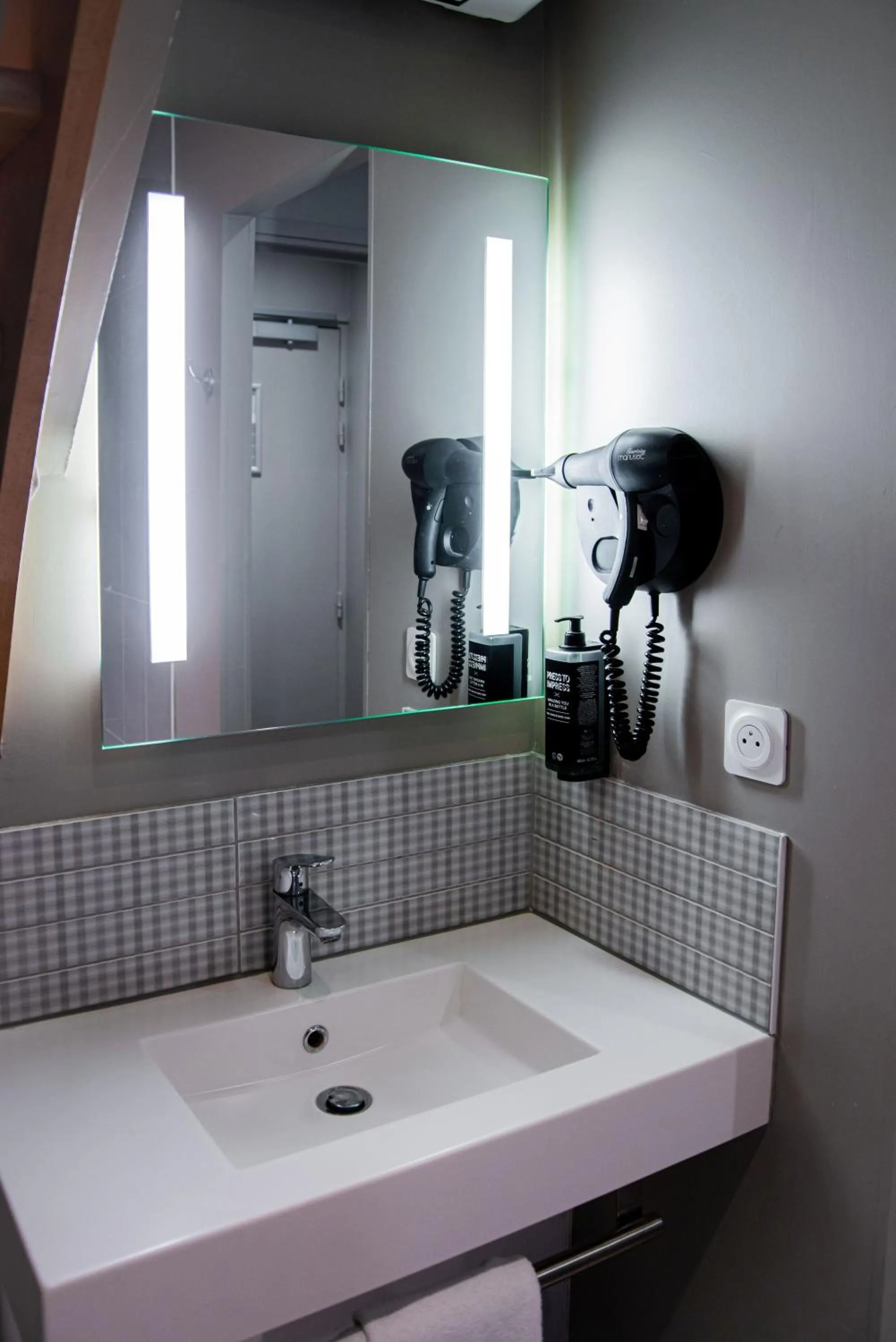 Bathroom in ibis Styles Lille Centre Grand Place