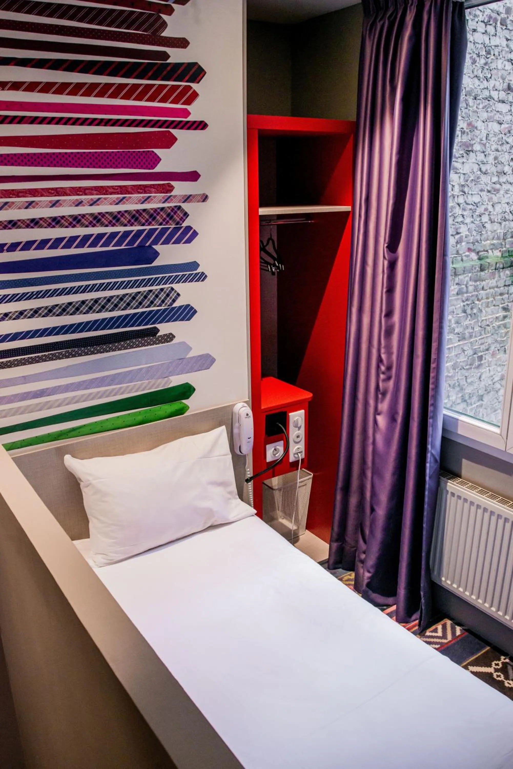 Bedroom, Bed in ibis Styles Lille Centre Grand Place
