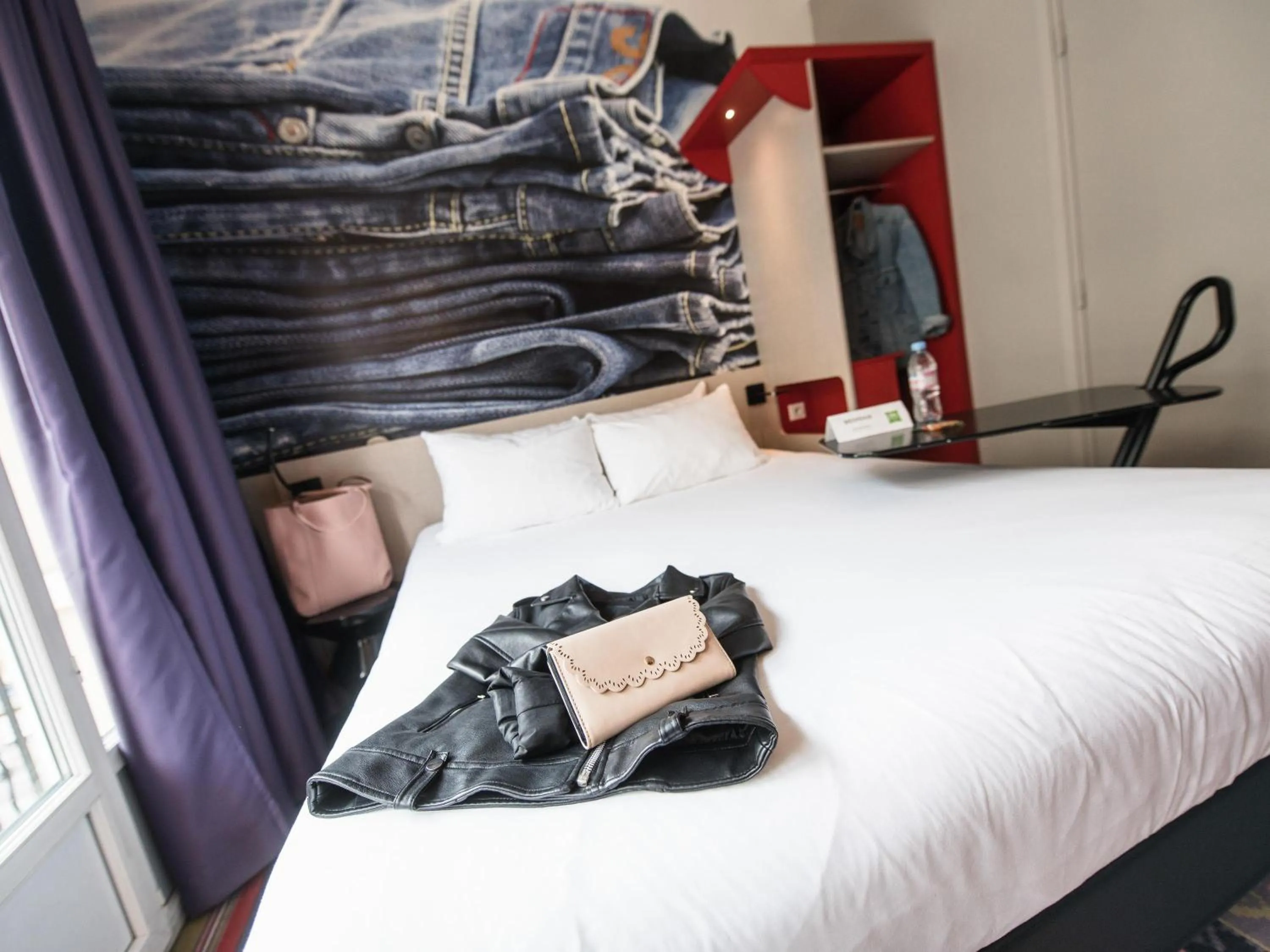 Bedroom, Bed in ibis Styles Lille Centre Grand Place