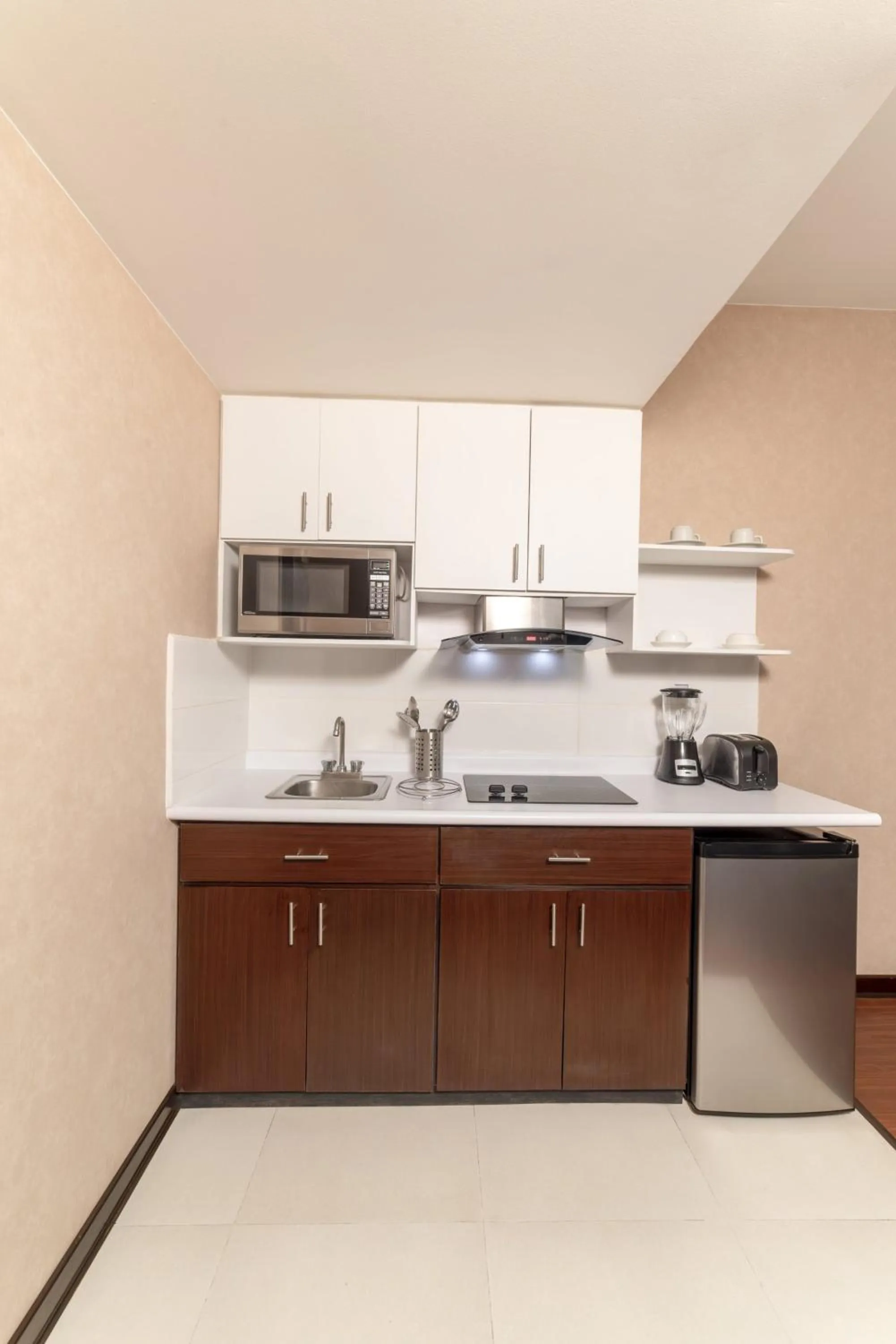 Kitchen or kitchenette in Clarion Suites Guatemala City