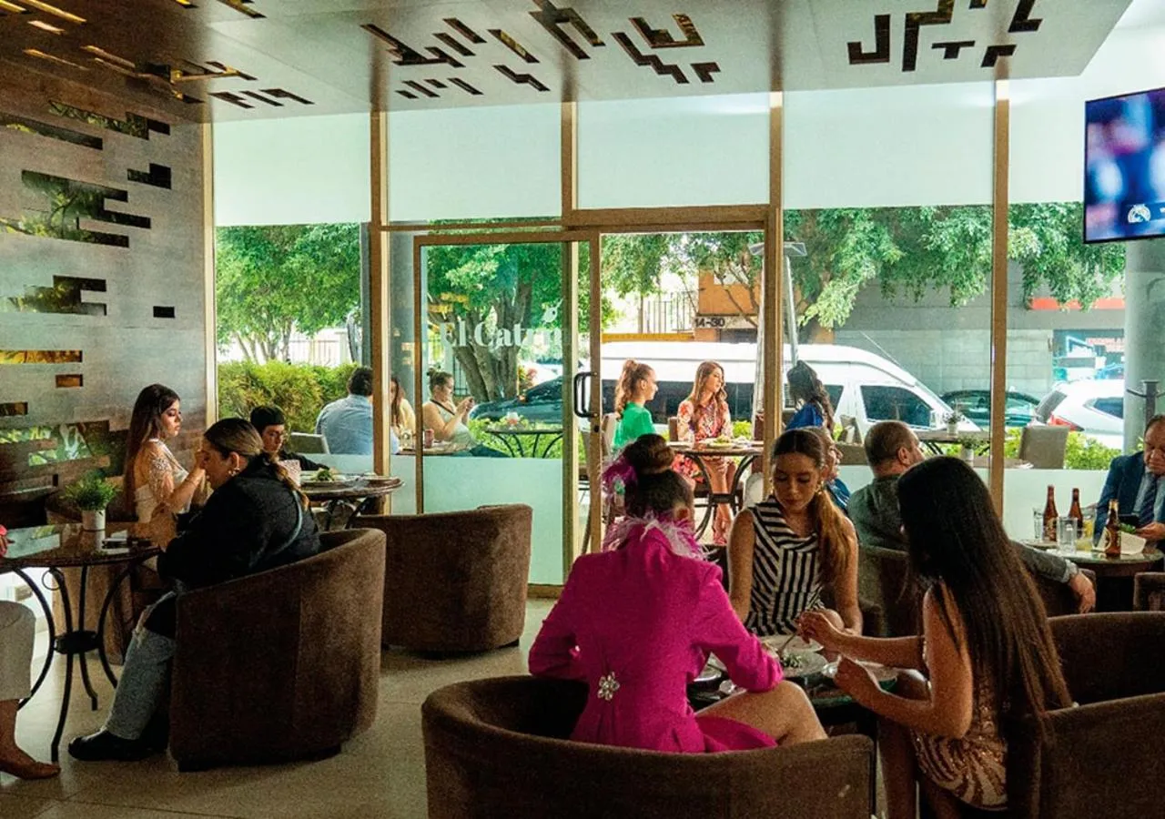 Lounge or bar in Clarion Suites Guatemala City