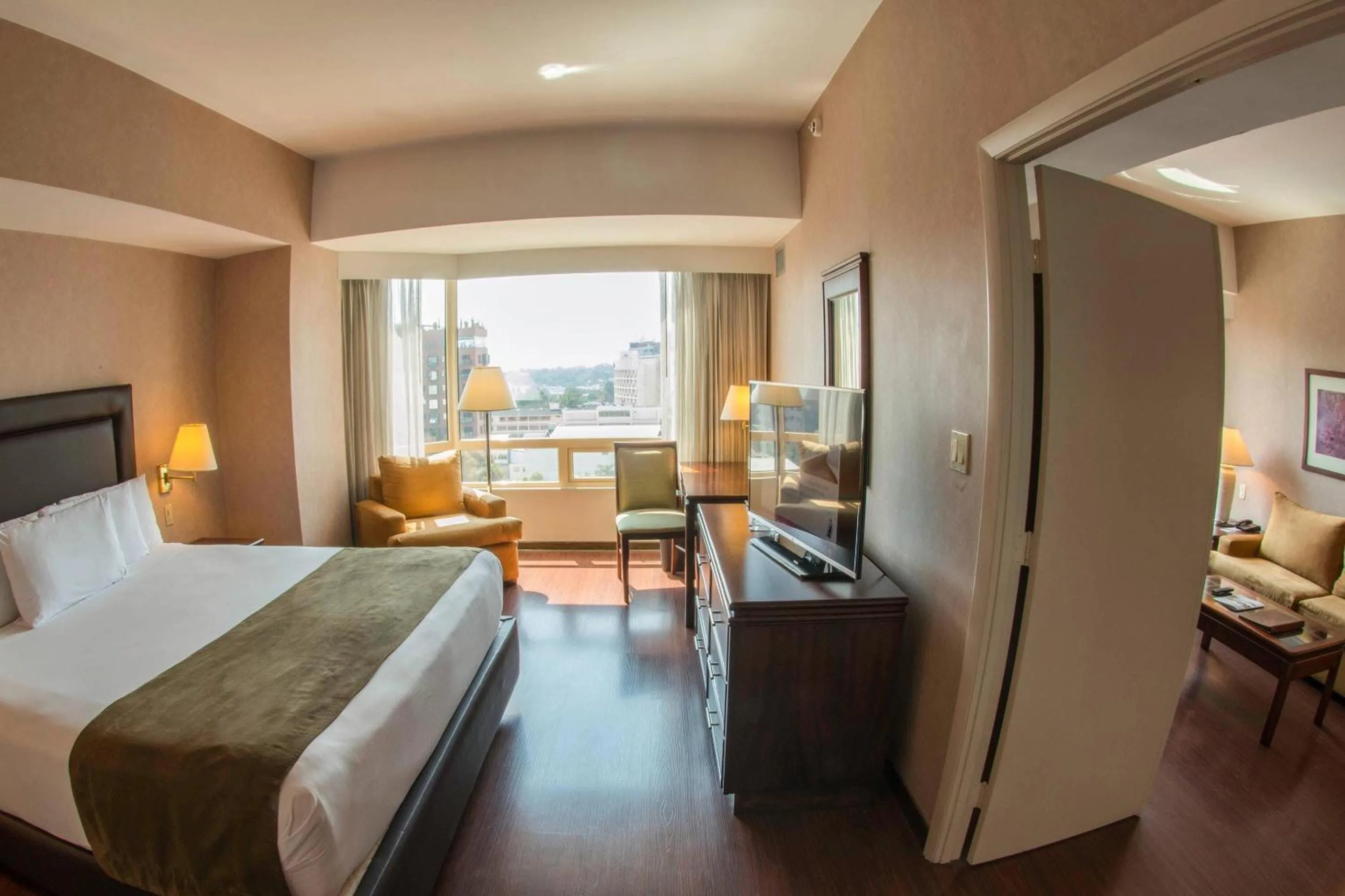 Bedroom, Bed in Clarion Suites Guatemala City