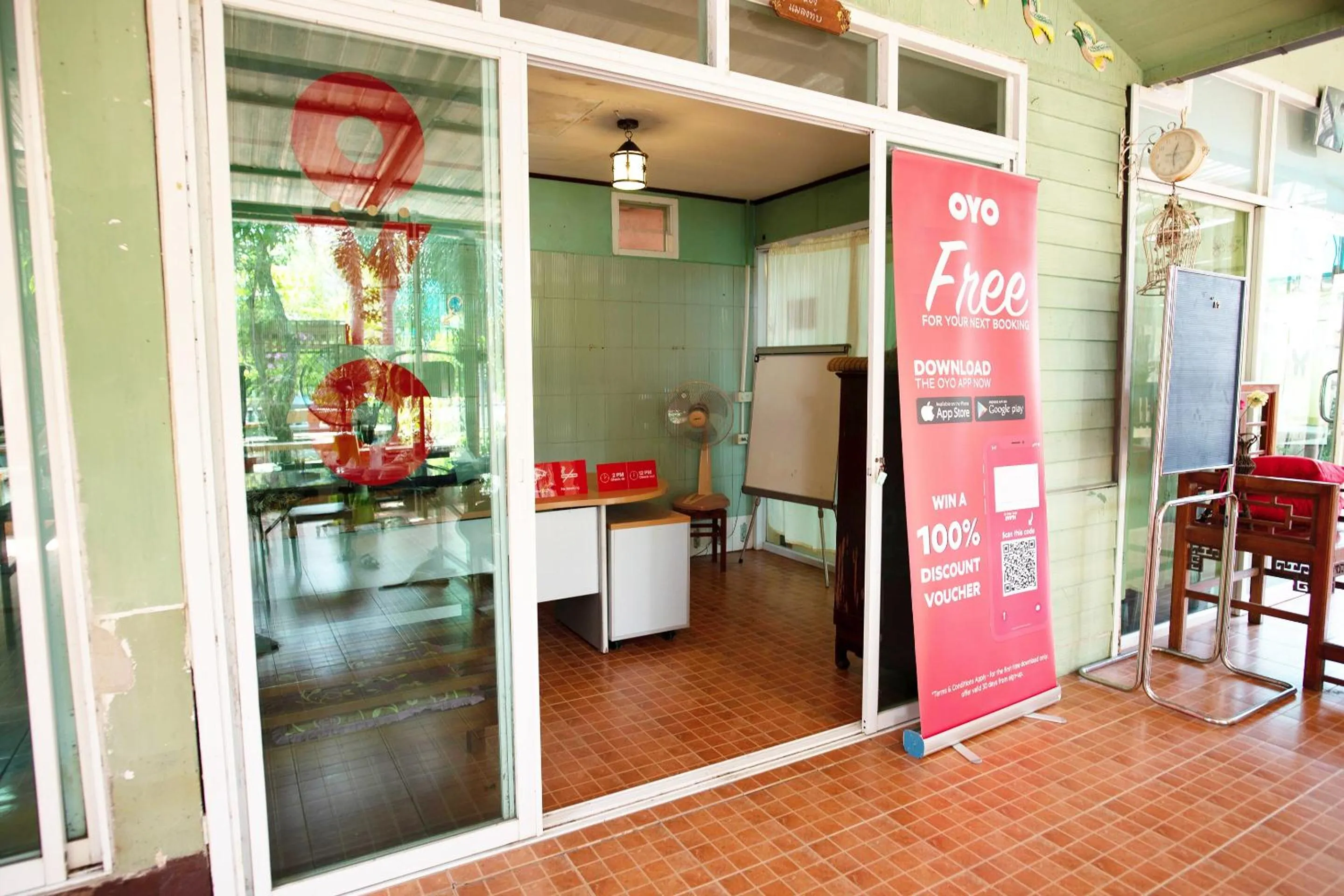 Lobby or reception in OYO 402 Raknatee Resort