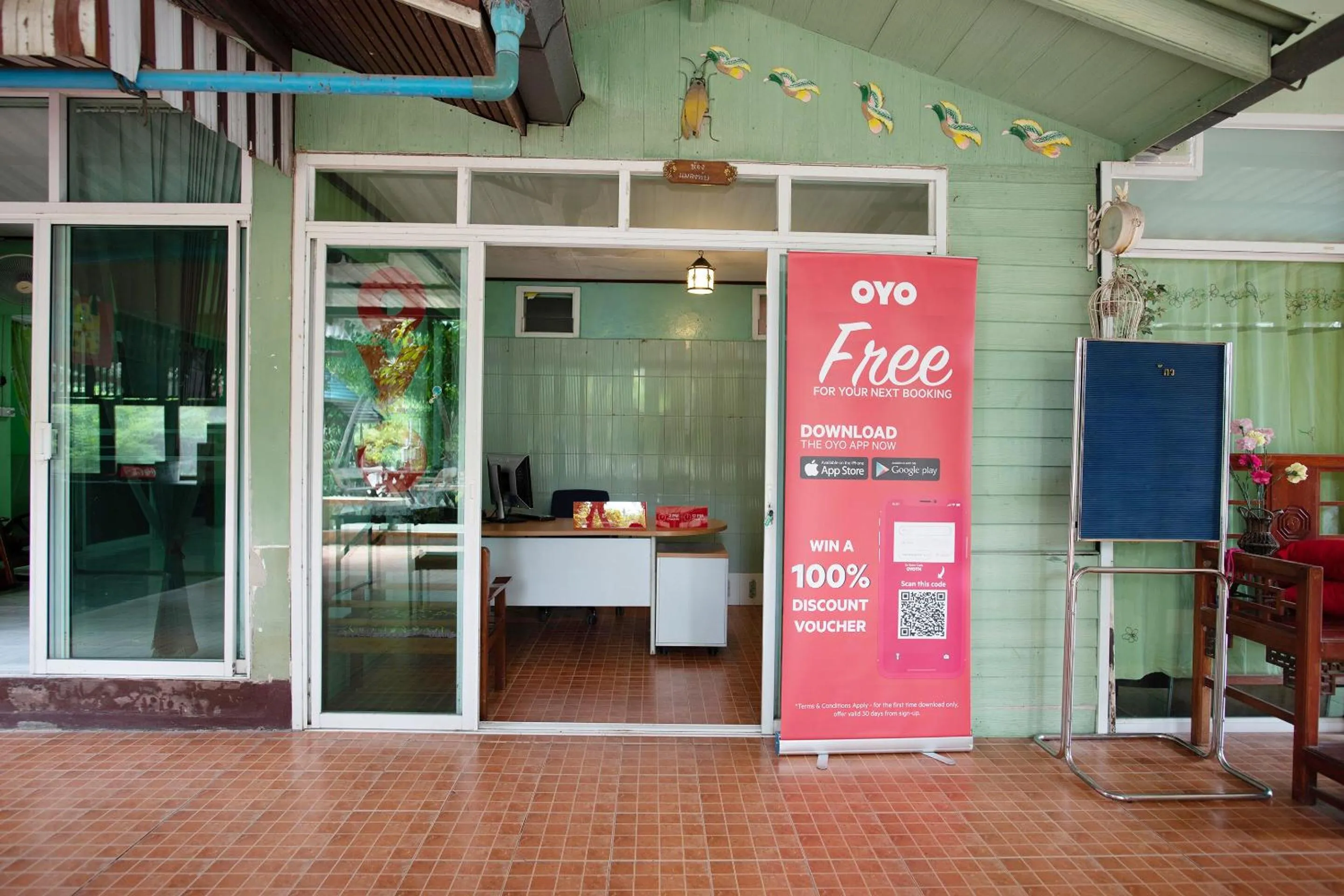 Lobby or reception in OYO 402 Raknatee Resort