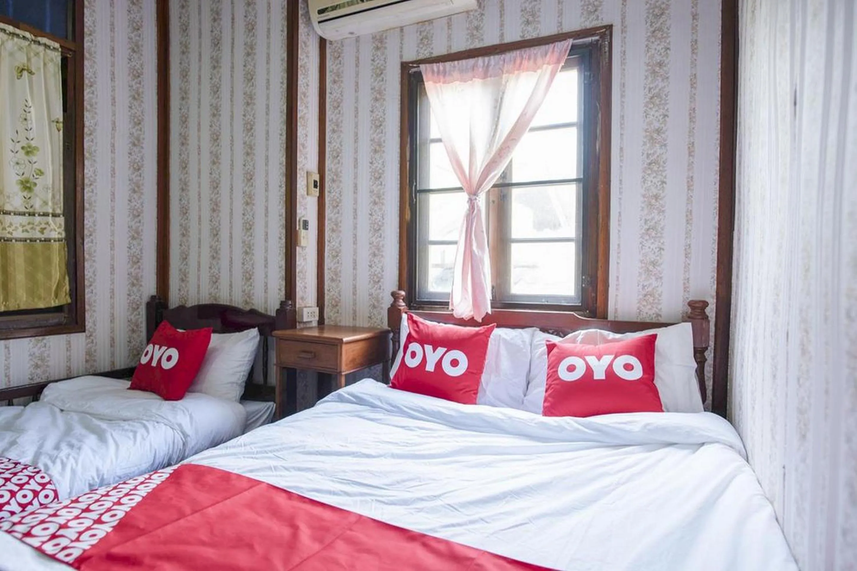 Photo of the whole room in OYO 402 Raknatee Resort