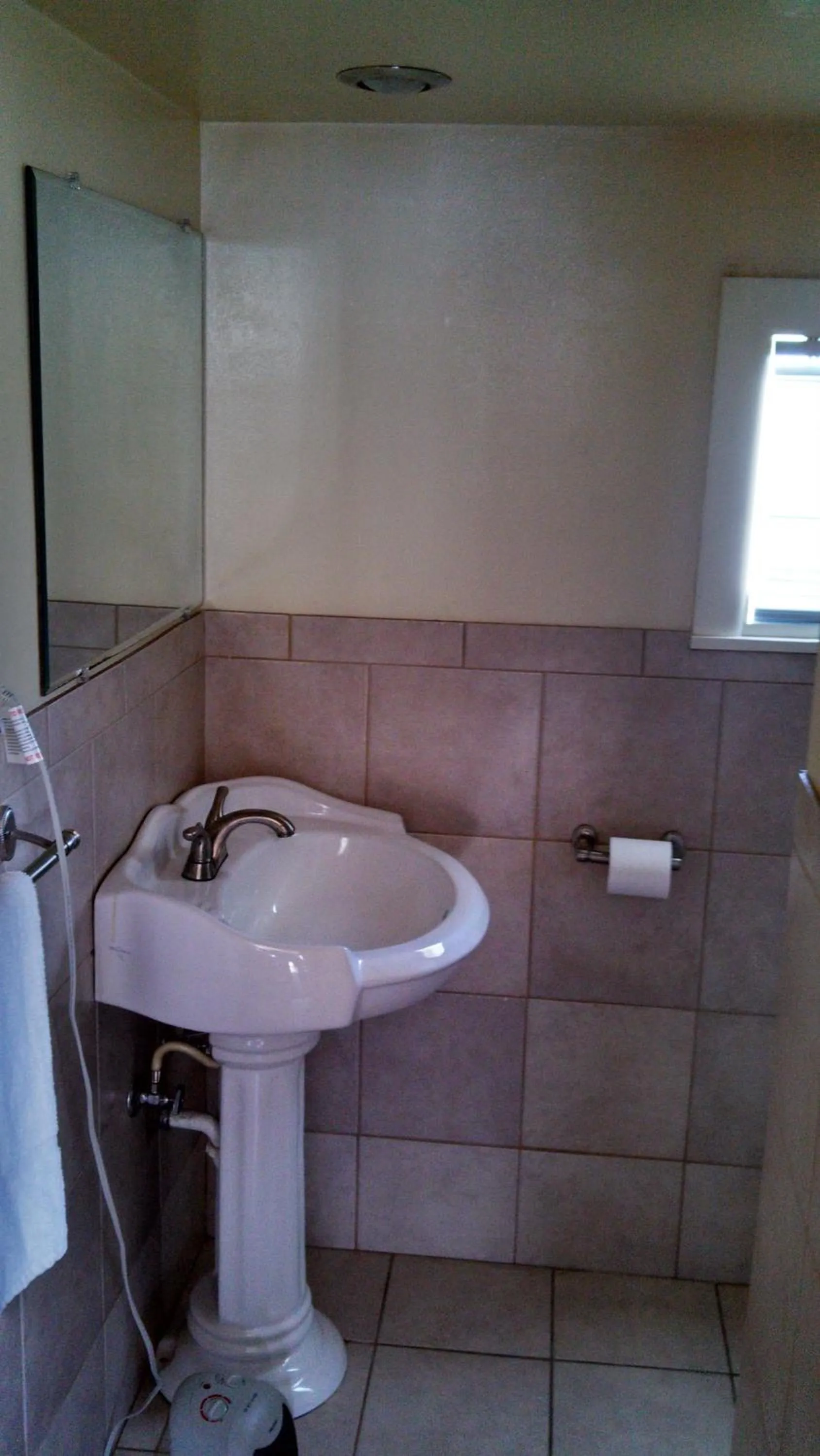 Bathroom in Trails End Motel Sheridan