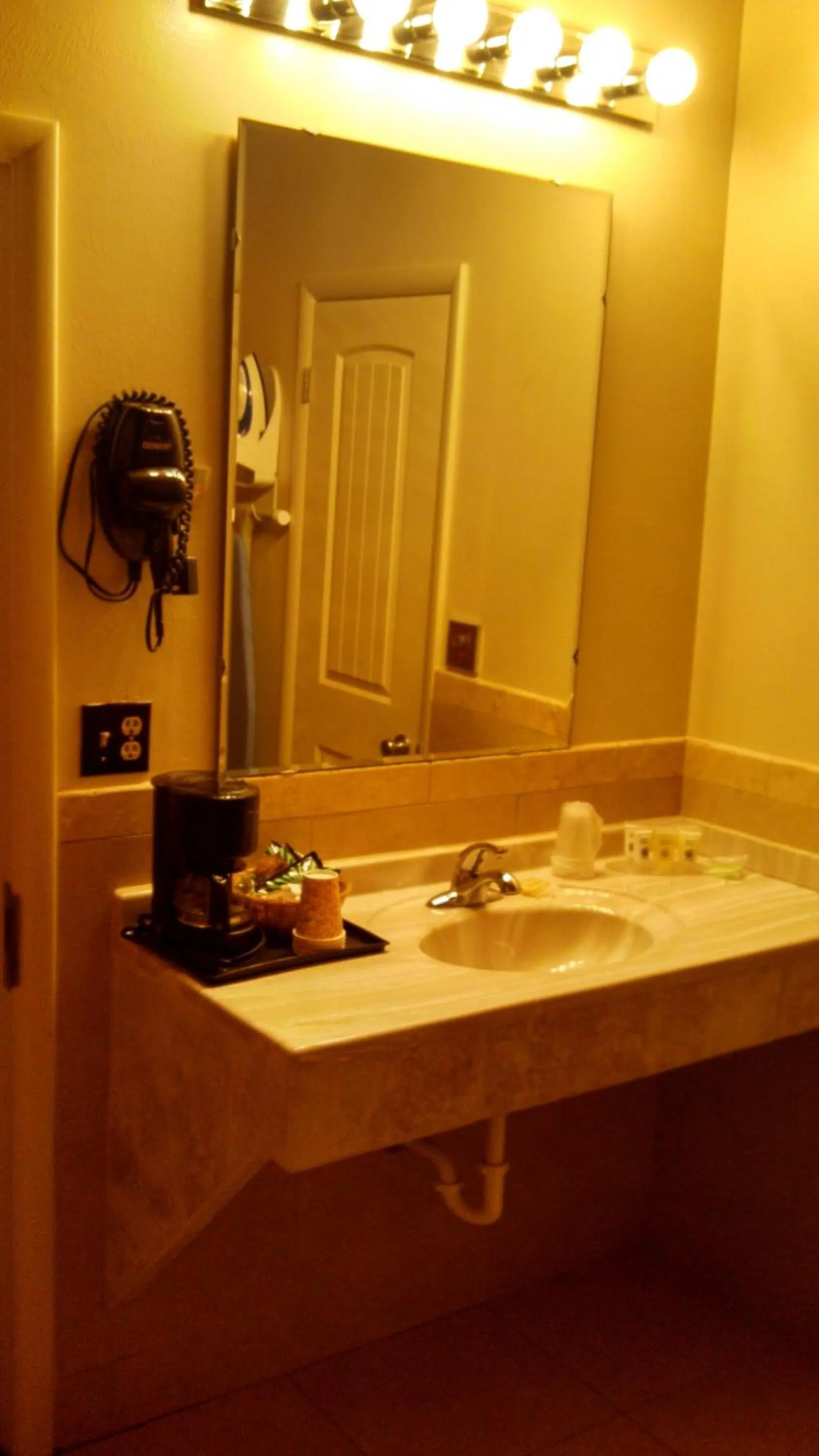 Coffee/tea facilities in Trails End Motel Sheridan