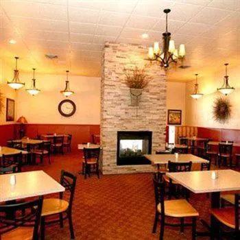 Restaurant/places to eat in Trails End Motel Sheridan