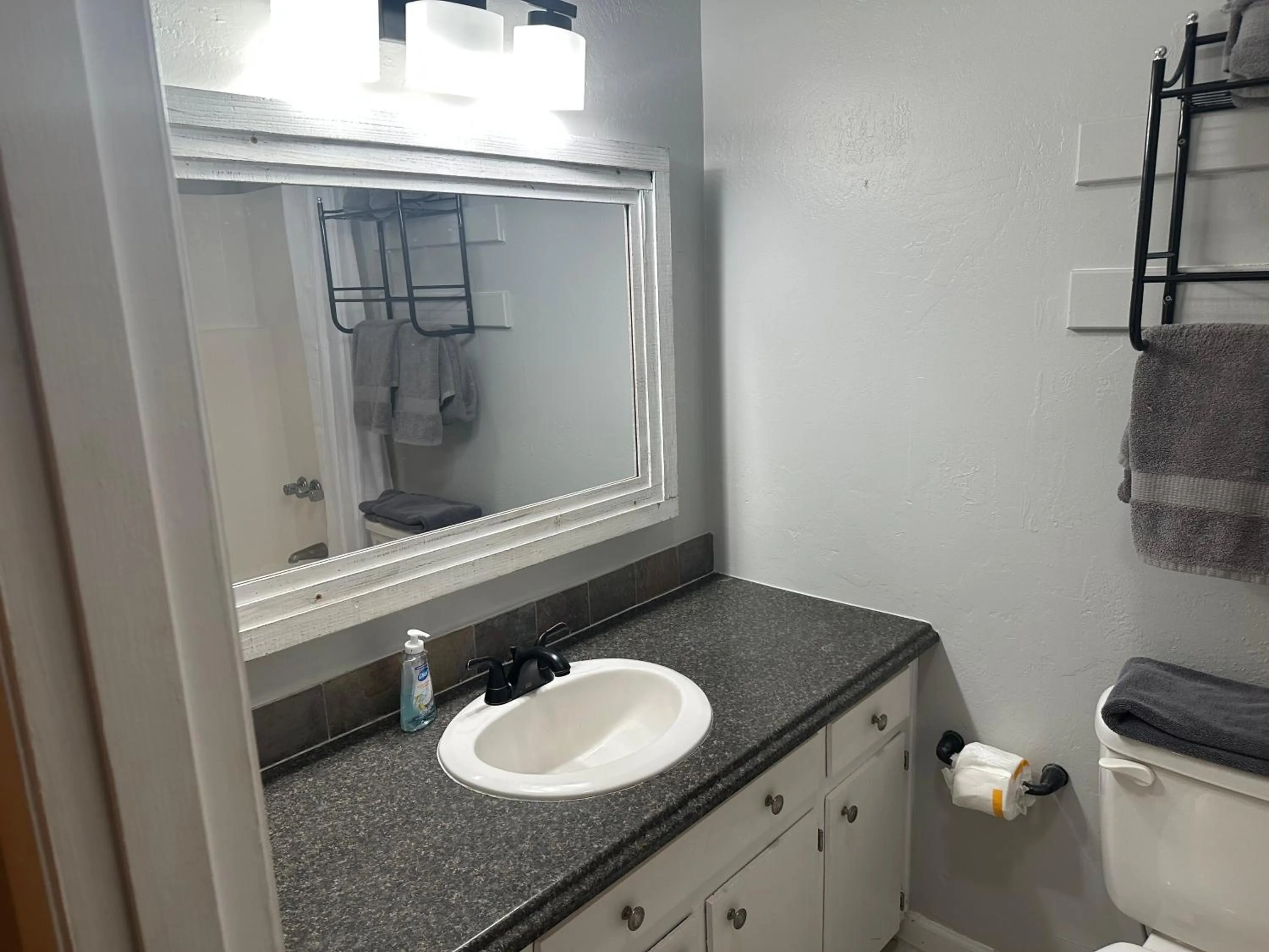 Bathroom in Heidi Motel - Helen