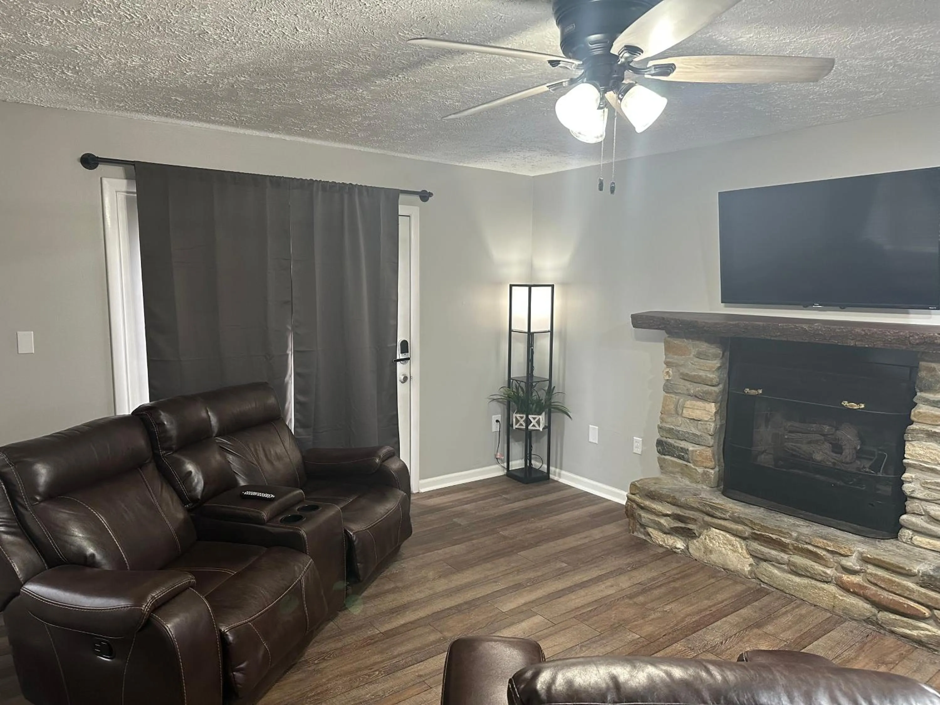 Living room in Heidi Motel - Helen