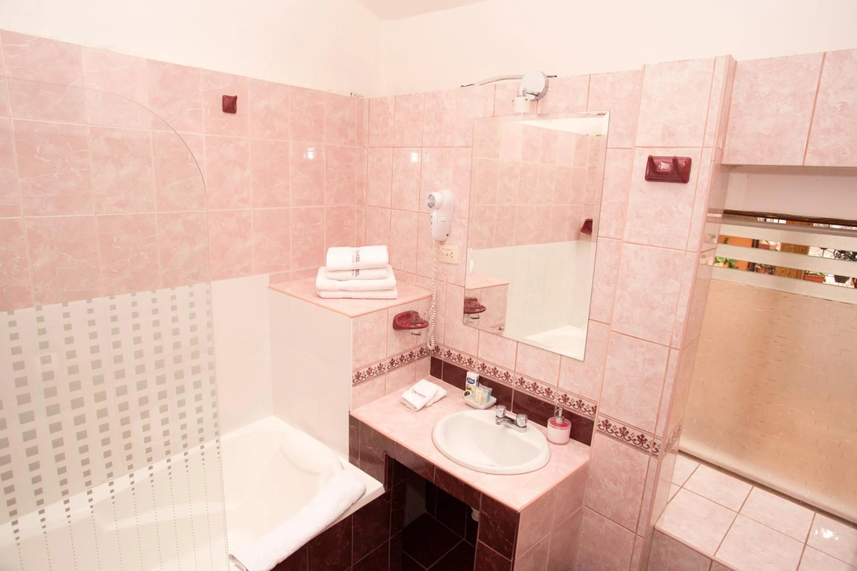 Shower in Hotel Arcangel