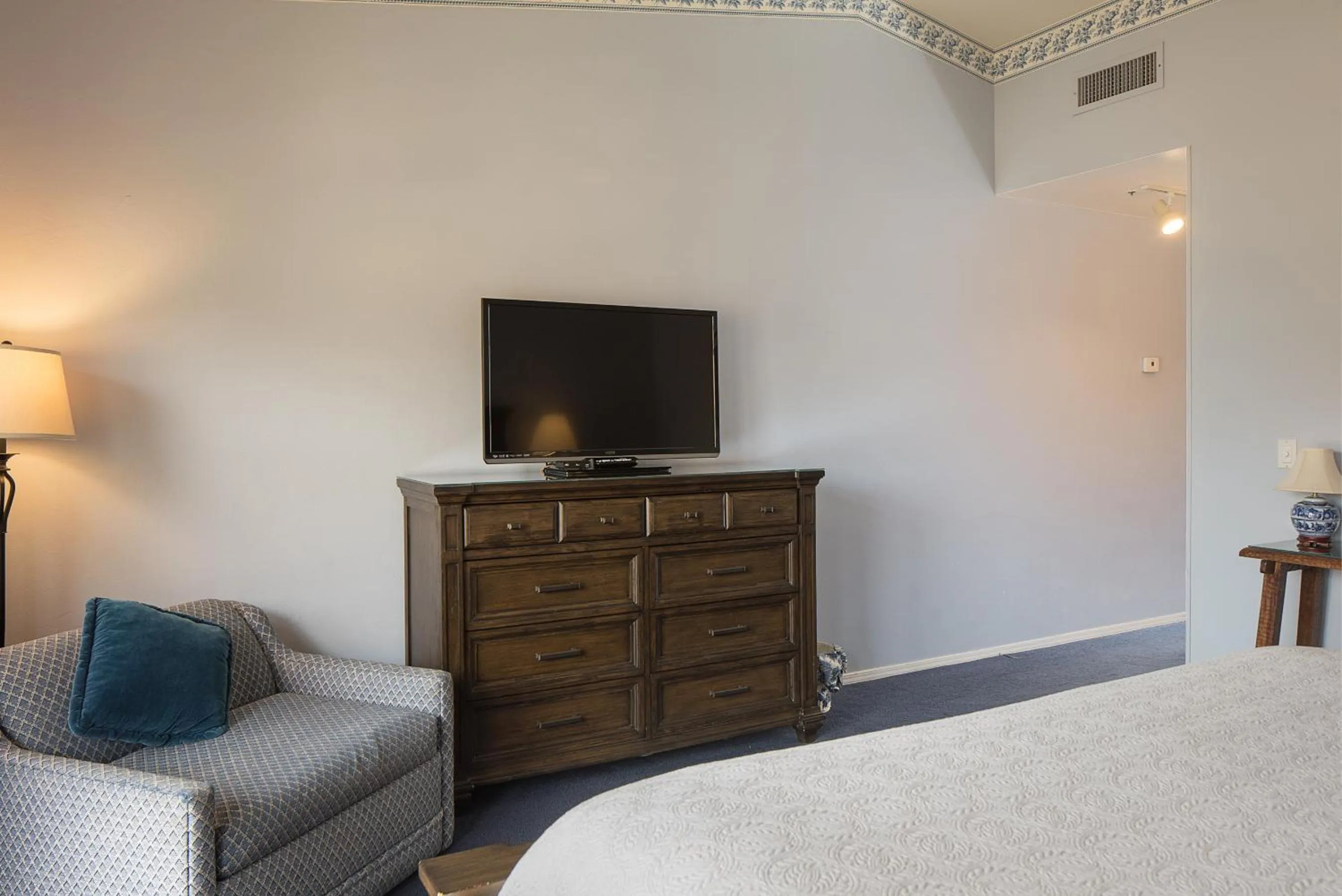 Photo of the whole room, Bed in Canyon Villa Bed & Breakfast Inn of Sedona