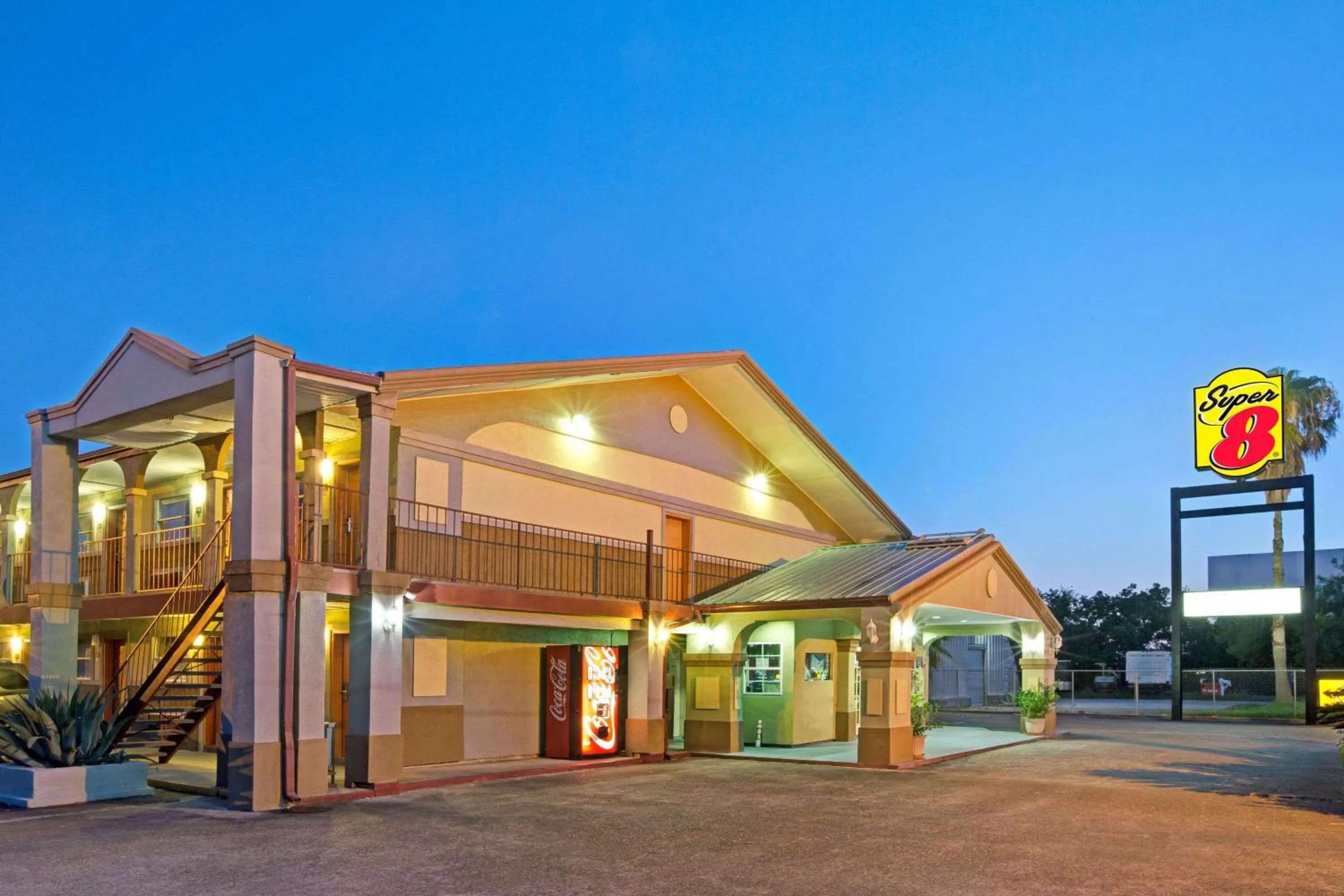 Property building in Super 8 by Wyndham La Marque TX/Texas City Area