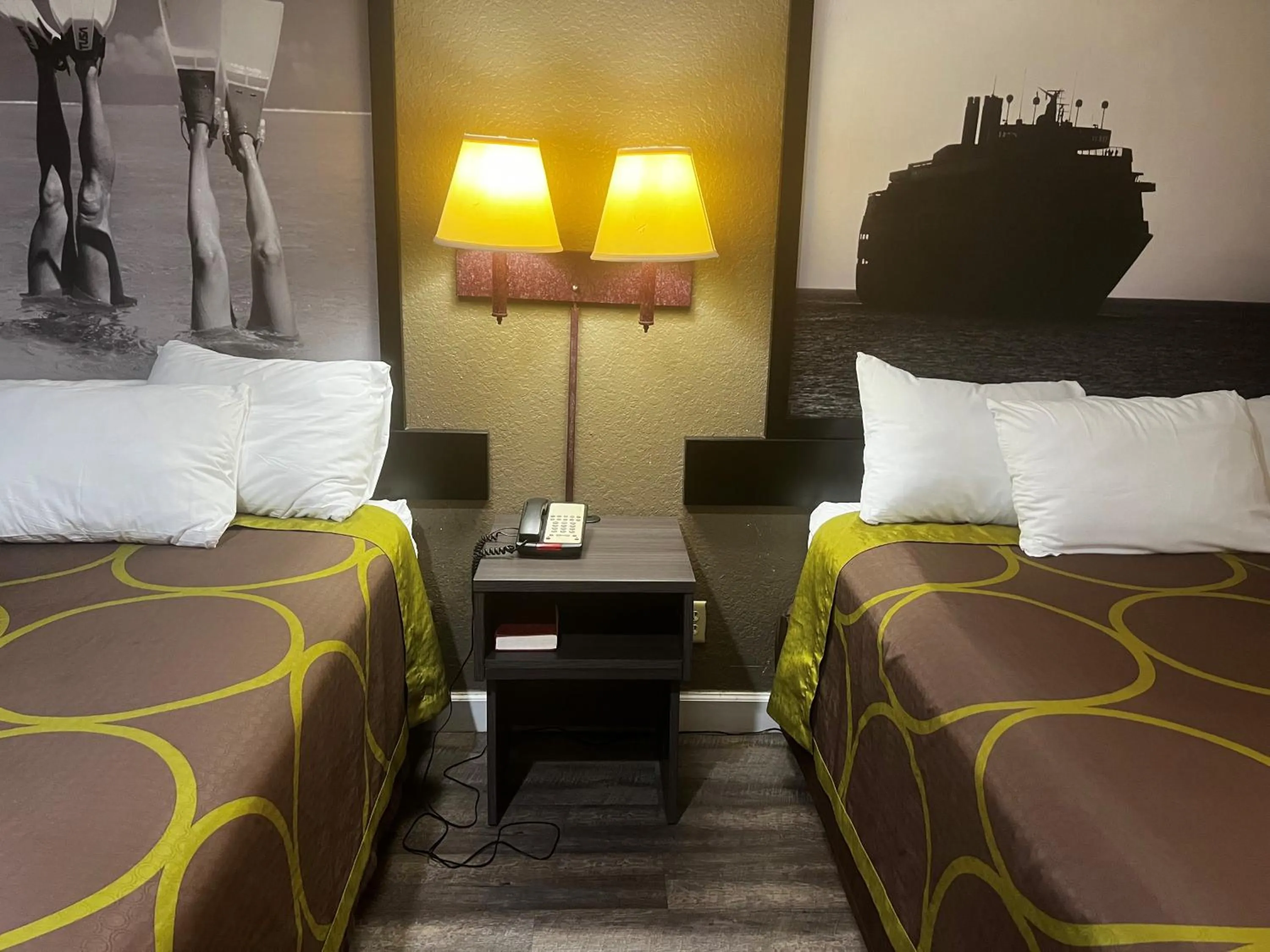 Bed in Super 8 by Wyndham La Marque TX/Texas City Area