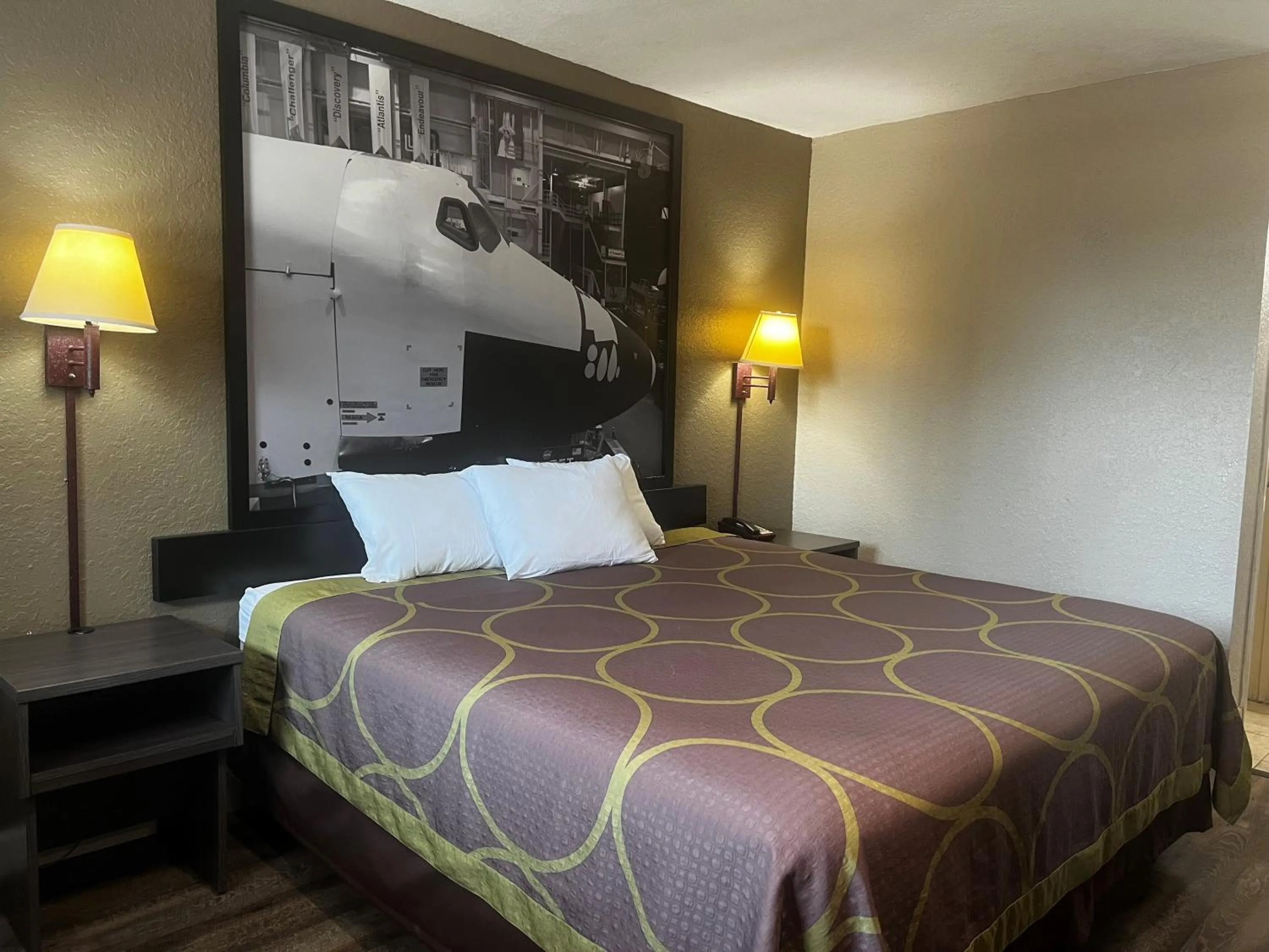 Bed in Super 8 by Wyndham La Marque TX/Texas City Area