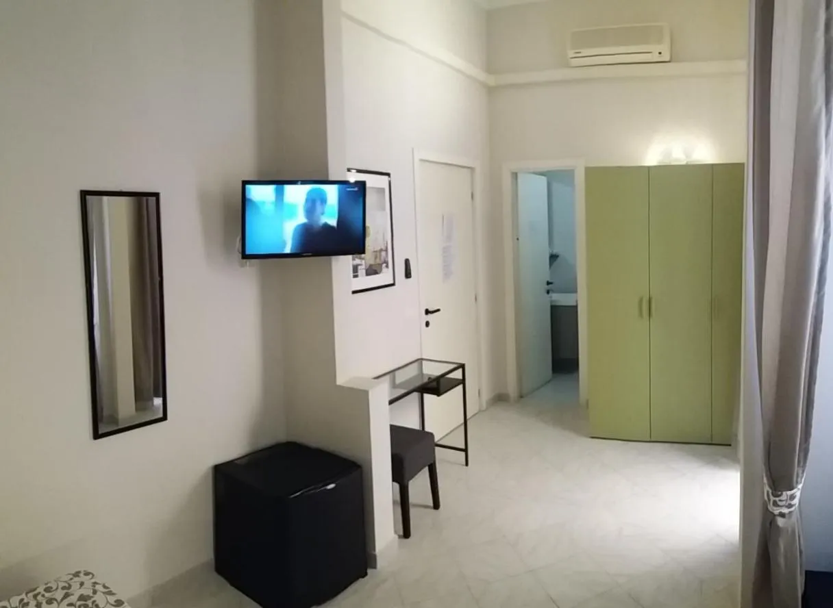 TV and multimedia in HOTEL MALIBU