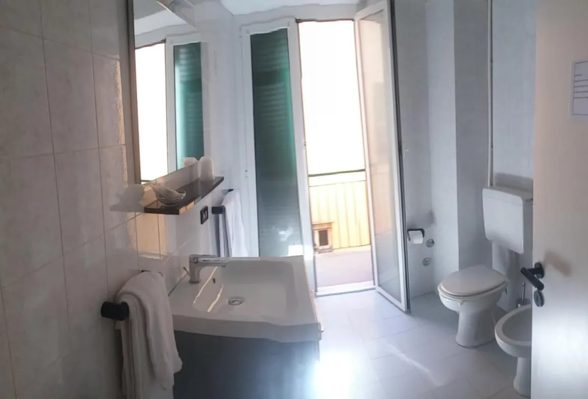 Bathroom in HOTEL MALIBU